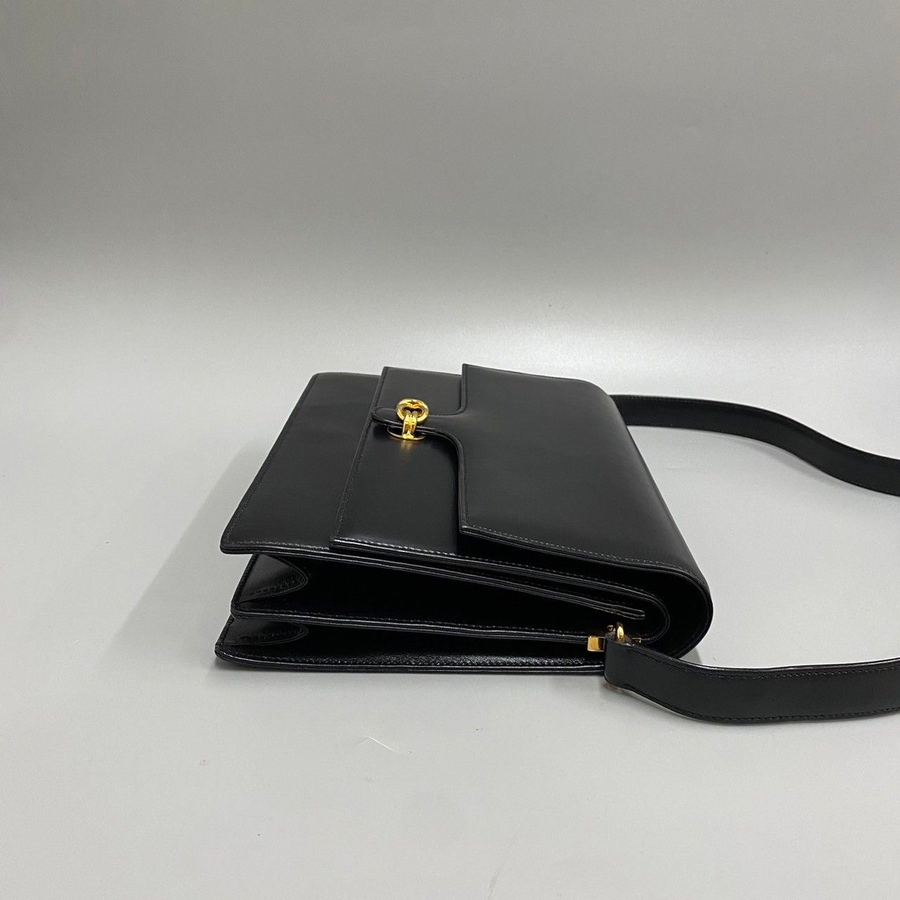 美品 GUCCI グッチ ゴールド ロゴ 金具 カーフ レザー スエード