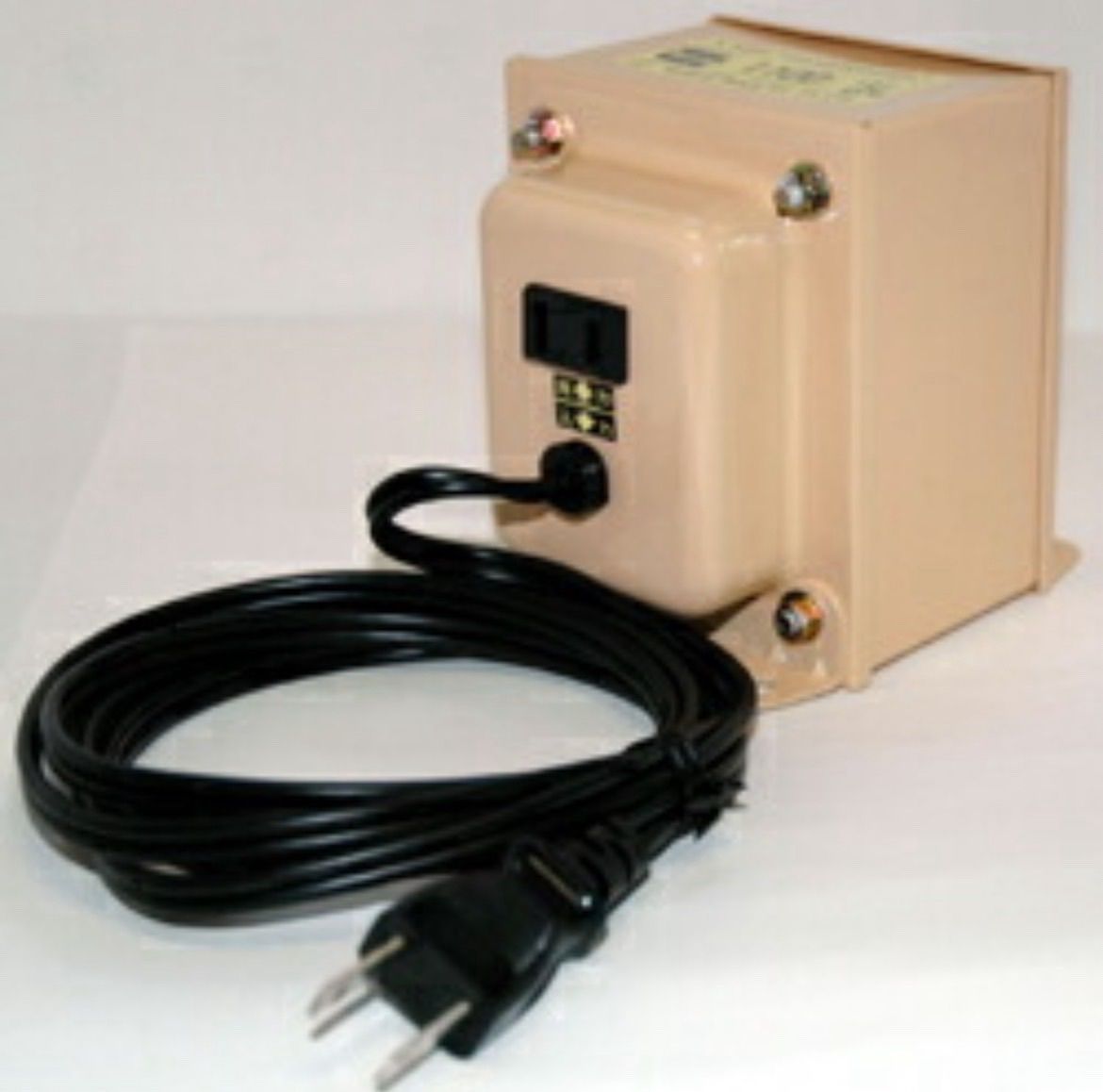 変圧器 120→100V アメリカ、カナダ等 1100W海外のAC110～130Vの国で