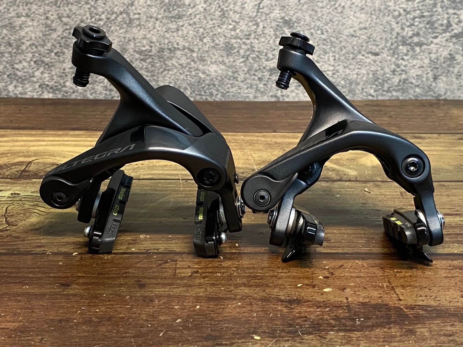 JE447 シマノ SHIMANO アルテグラ ULTEGRA BR-R8100 ブレーキキャリパー 前後セット シュー社外品