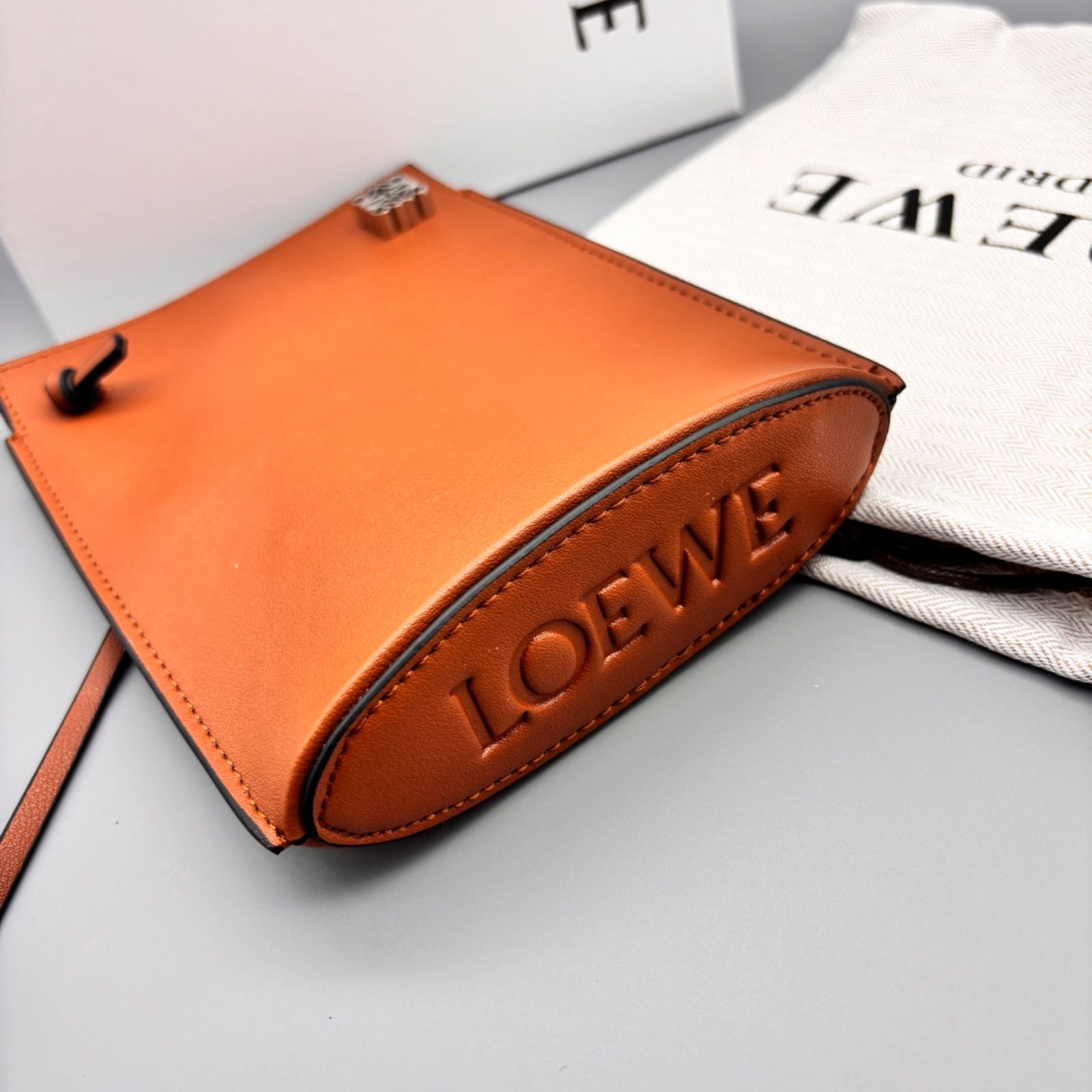 最安値 LOEWE ダイスポケット ロエベ ダイス E レディース