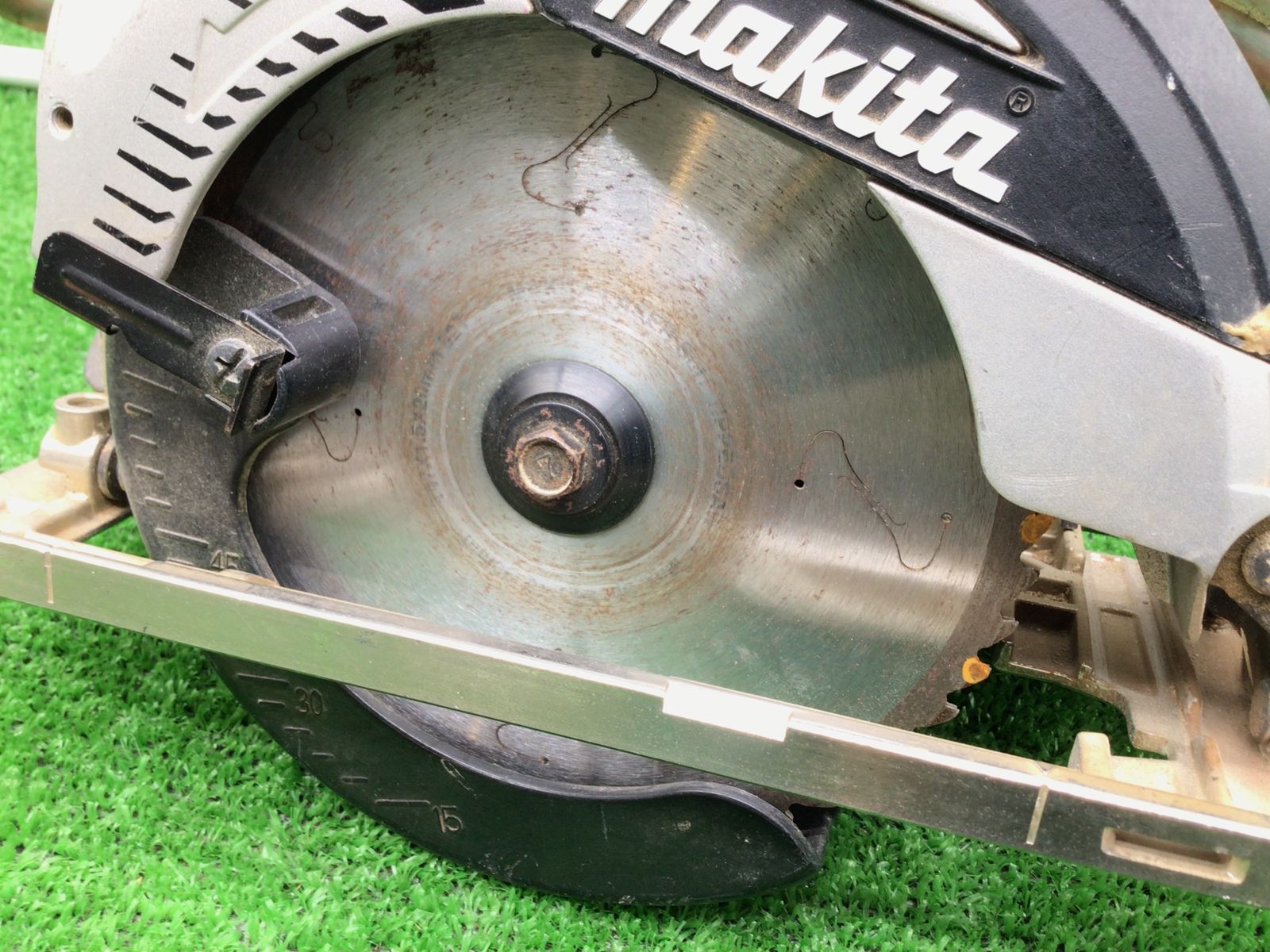 品 Makita マキタ 147mm電子マルノコ 5332C IT2XJG3AB8U7 エコツール小牧ｲﾝﾀｰ店 M02