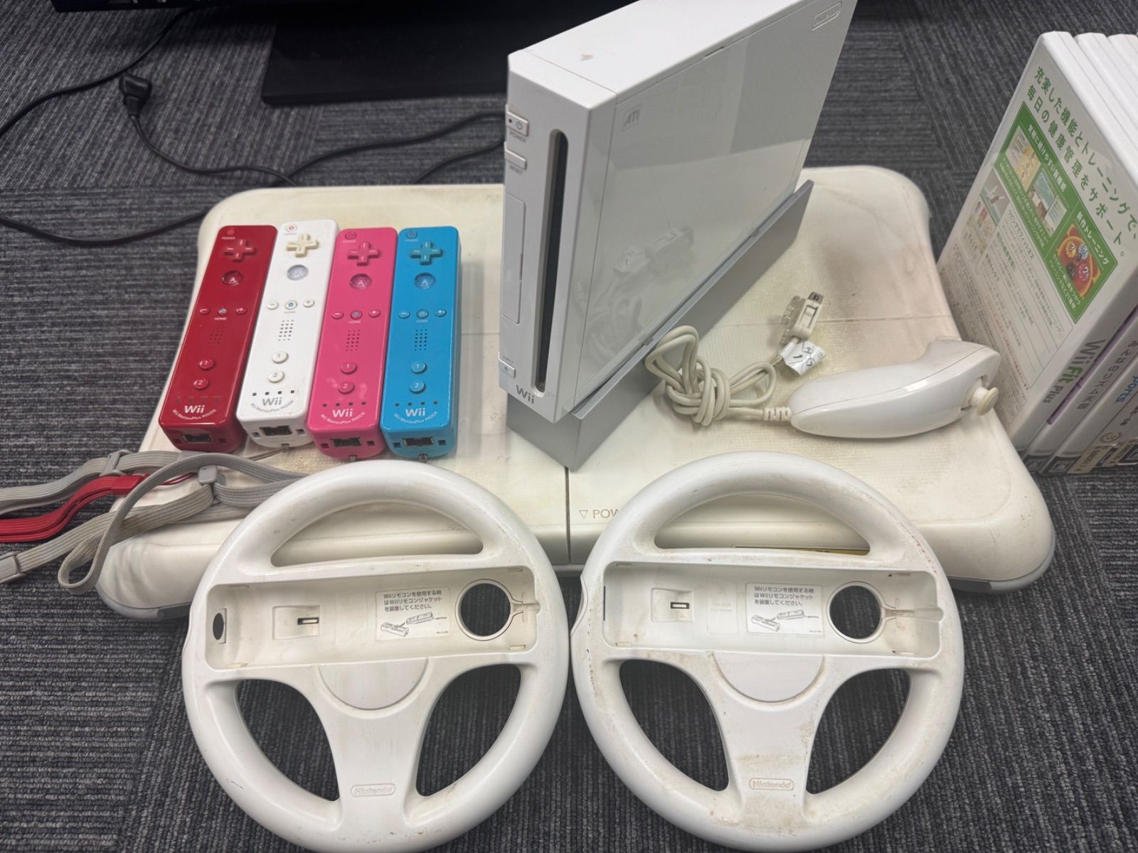 任天堂　Wii本体　コントローラー　バランスボードなど 任天堂 Wii セット ソフト4本 バランスボード｜Yahoo!フリマ（旧