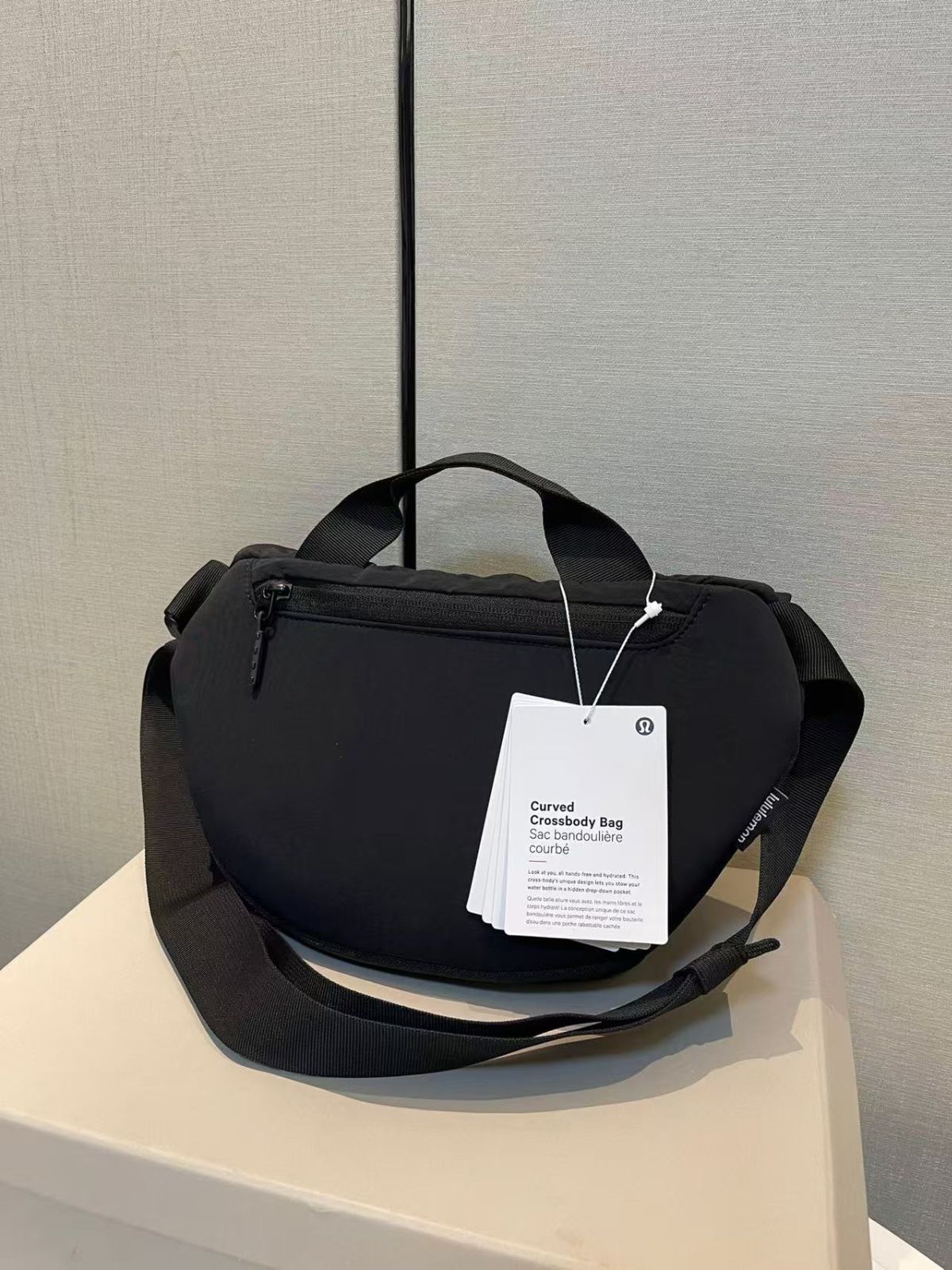 全新品】lululemon 2024 ルルレモン Curved Crossbody ボディ