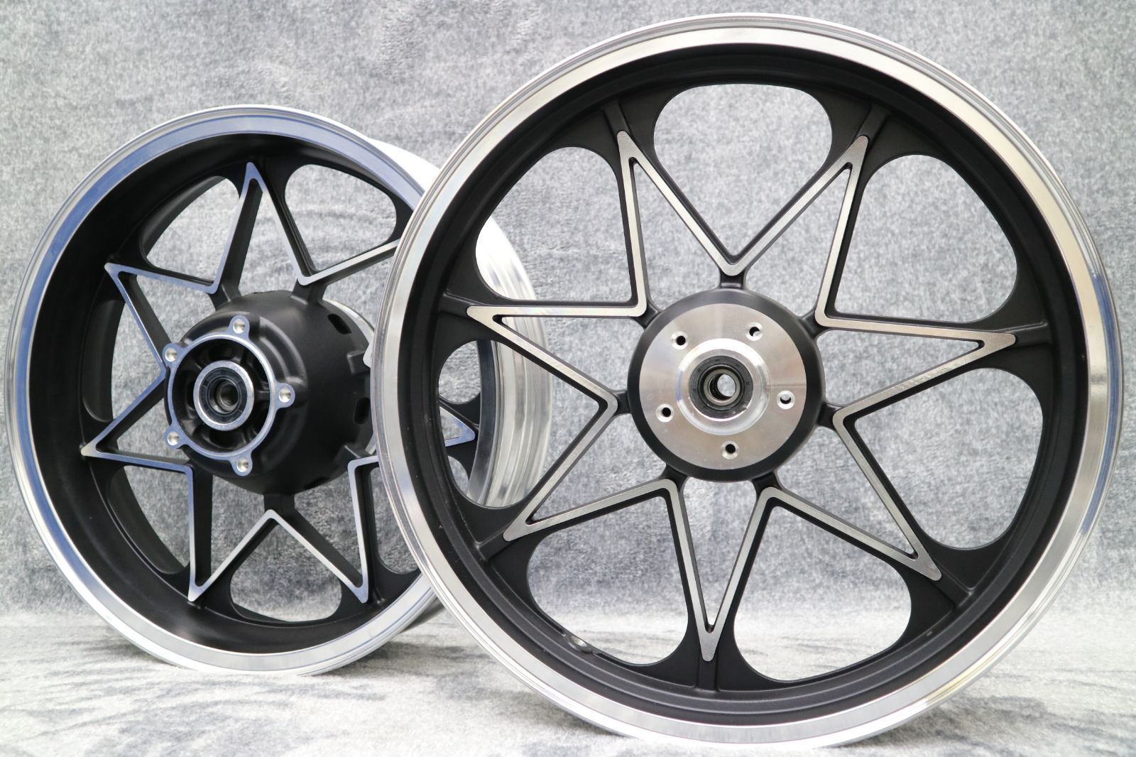 ZRX400 キャスト ホイール 黒 / ゼファー750流用 - メルカリ