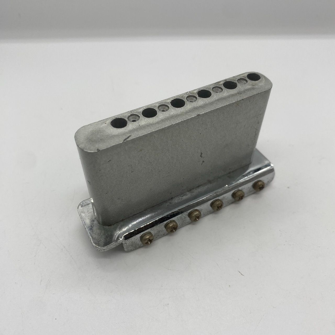 業界最安値に挑戦中！ Fender エレキギター用 クロームトレモロブリッジ フェンダー Guitar Parts