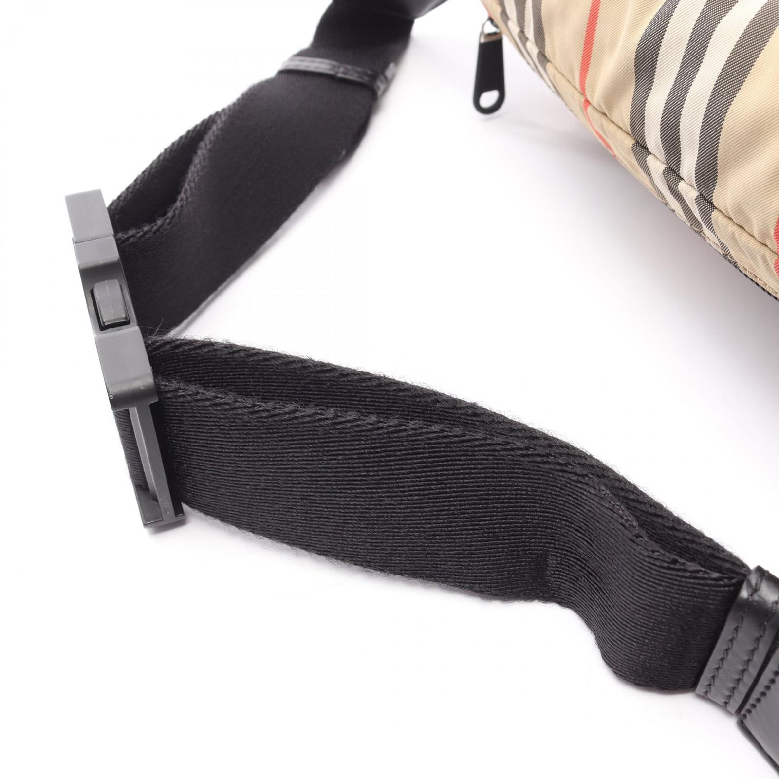 Burberry　バーバリー　ノバチェック　ボディーバッグ　ウエストバッグ BURBERRY バーバリー ノバチェック ウエストバッグ - メルカリ