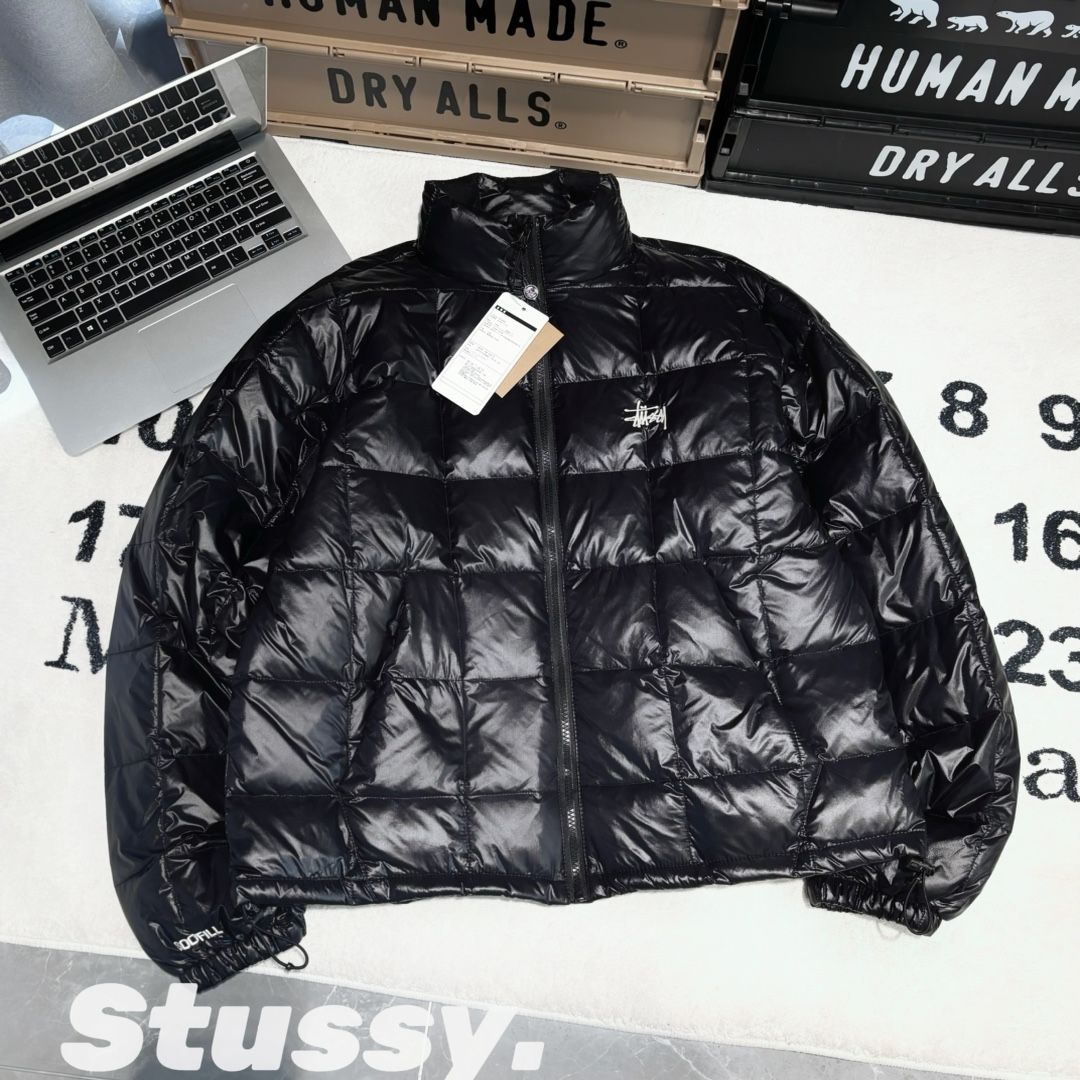 STUSSY ブランドロゴ入りコンシールポケットジップスタンドカラー 