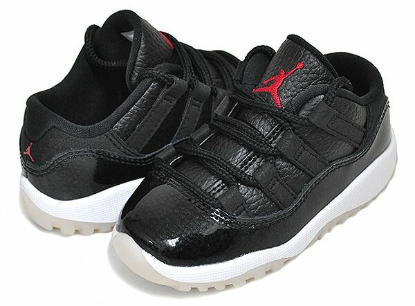 NIKE JORDAN