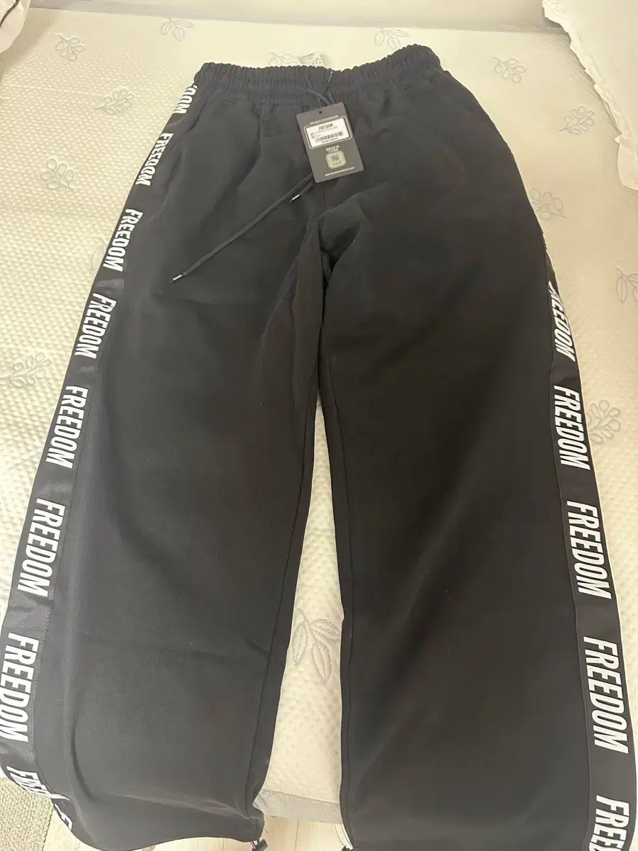 DOM フリーダム レタリング パンツ XL