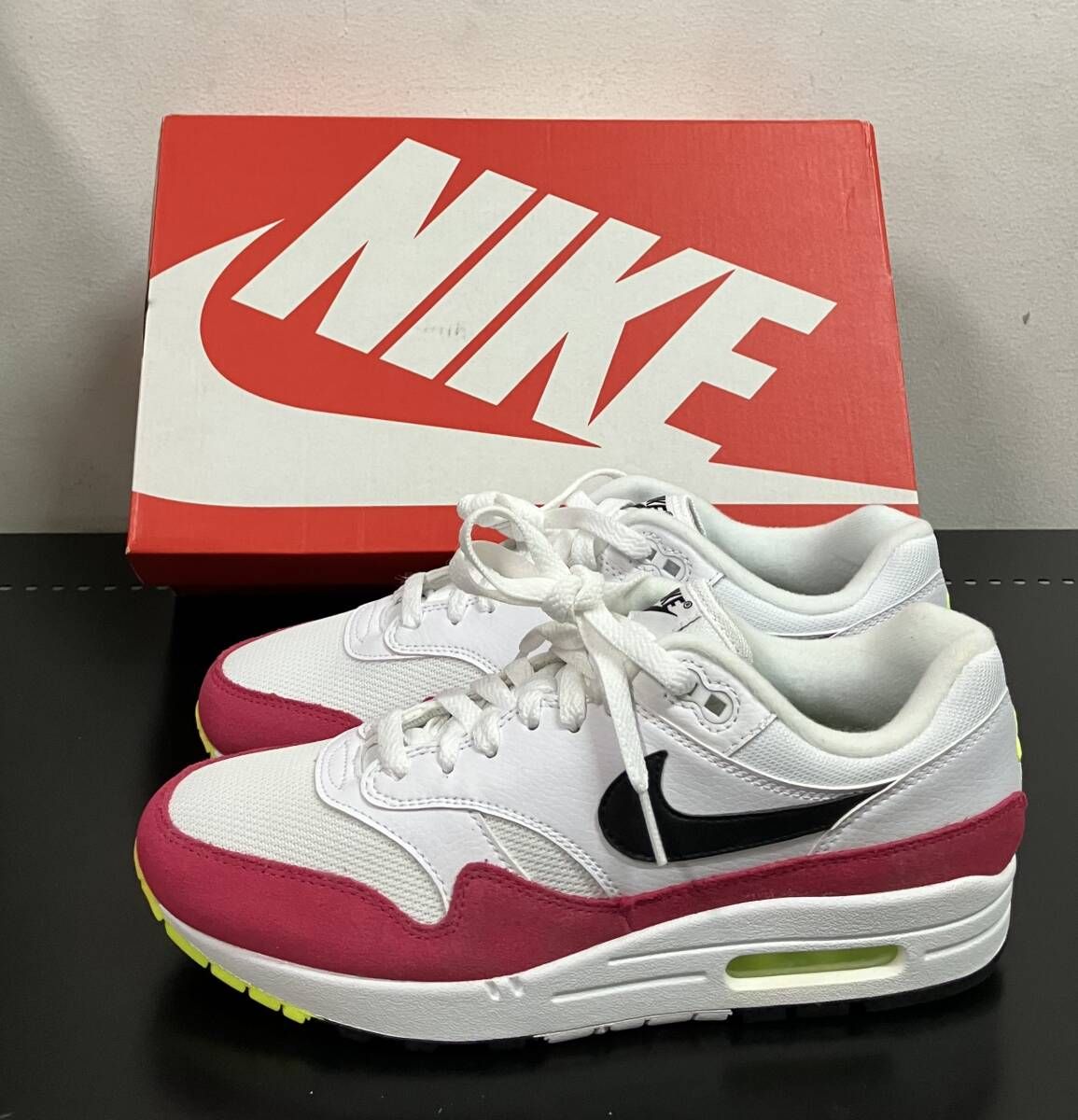 NIKE ナイキ AIR MAX 1 エアマックス1 WHITE BLACK VOLT RUSH PINK 