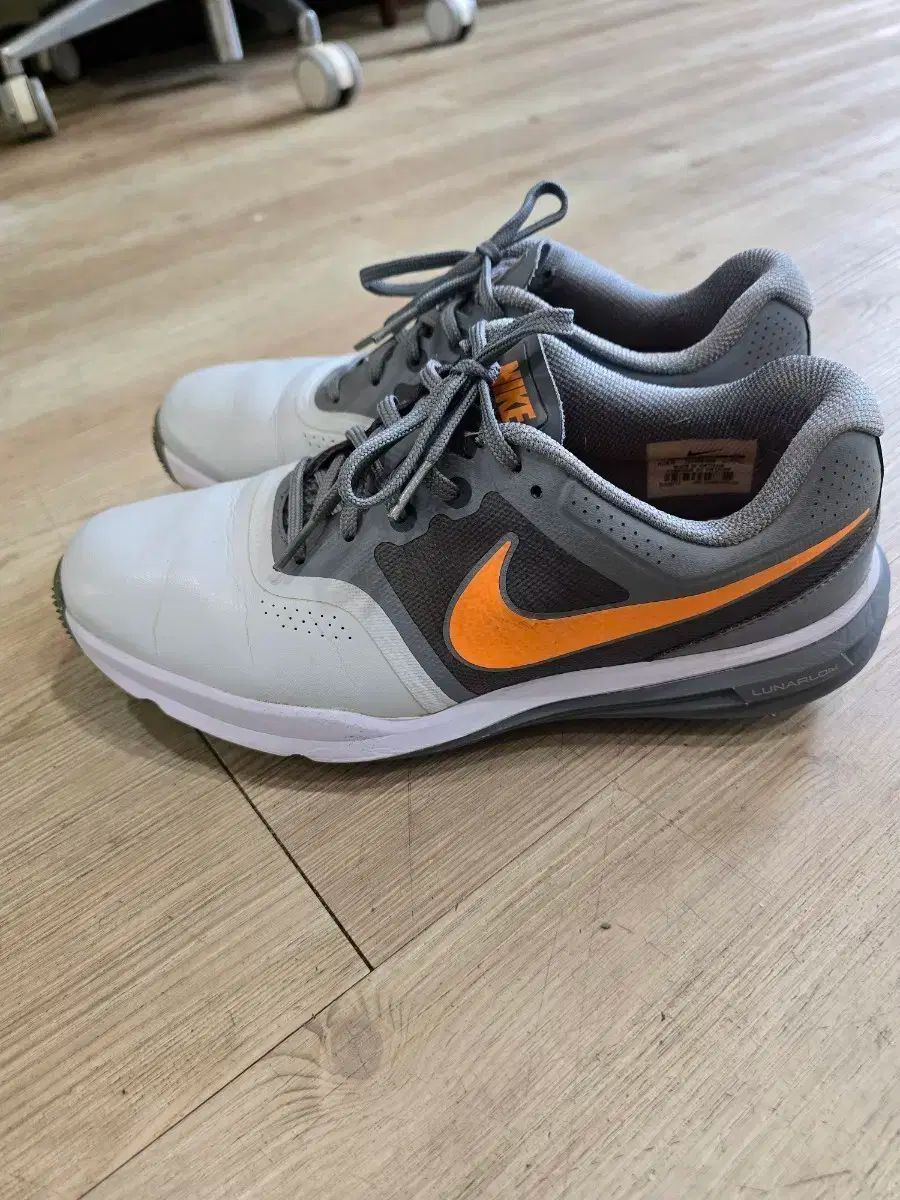 新品、未使用　Nike Lunaron ゴルフシューズ ネイビー25cm 楽天市場】NIKE GOLF ナイキゴルフ 818727-400 ゴルフシューズ