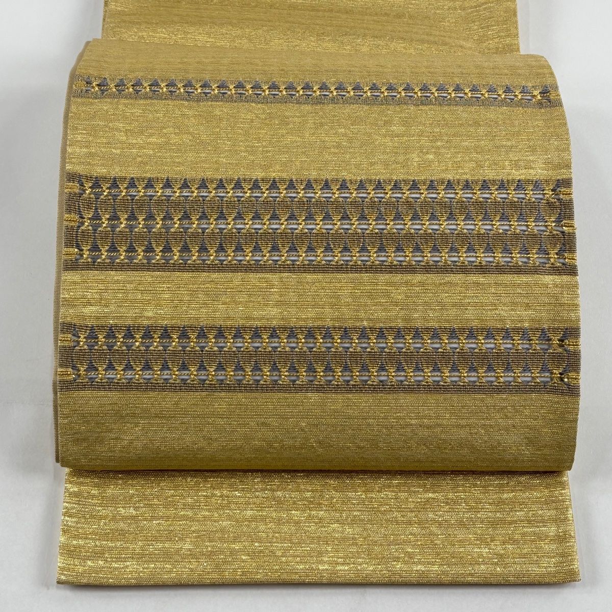 袋帯 秀品 幾何学模様 縞 金糸 箔 金色 お太鼓柄 正絹