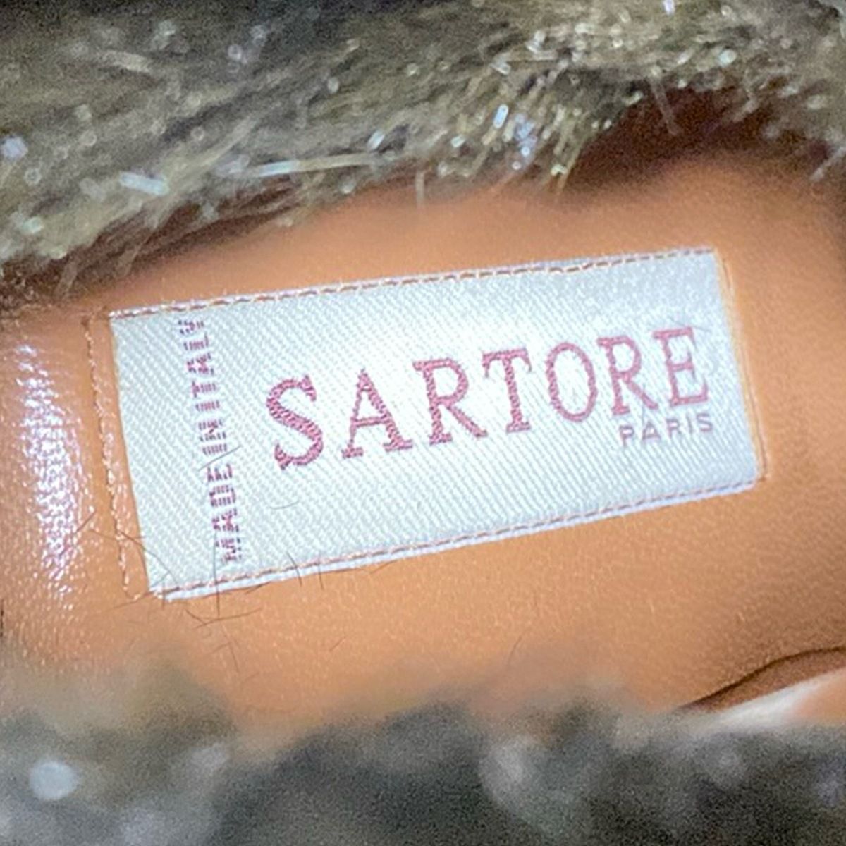 ダークブラウン