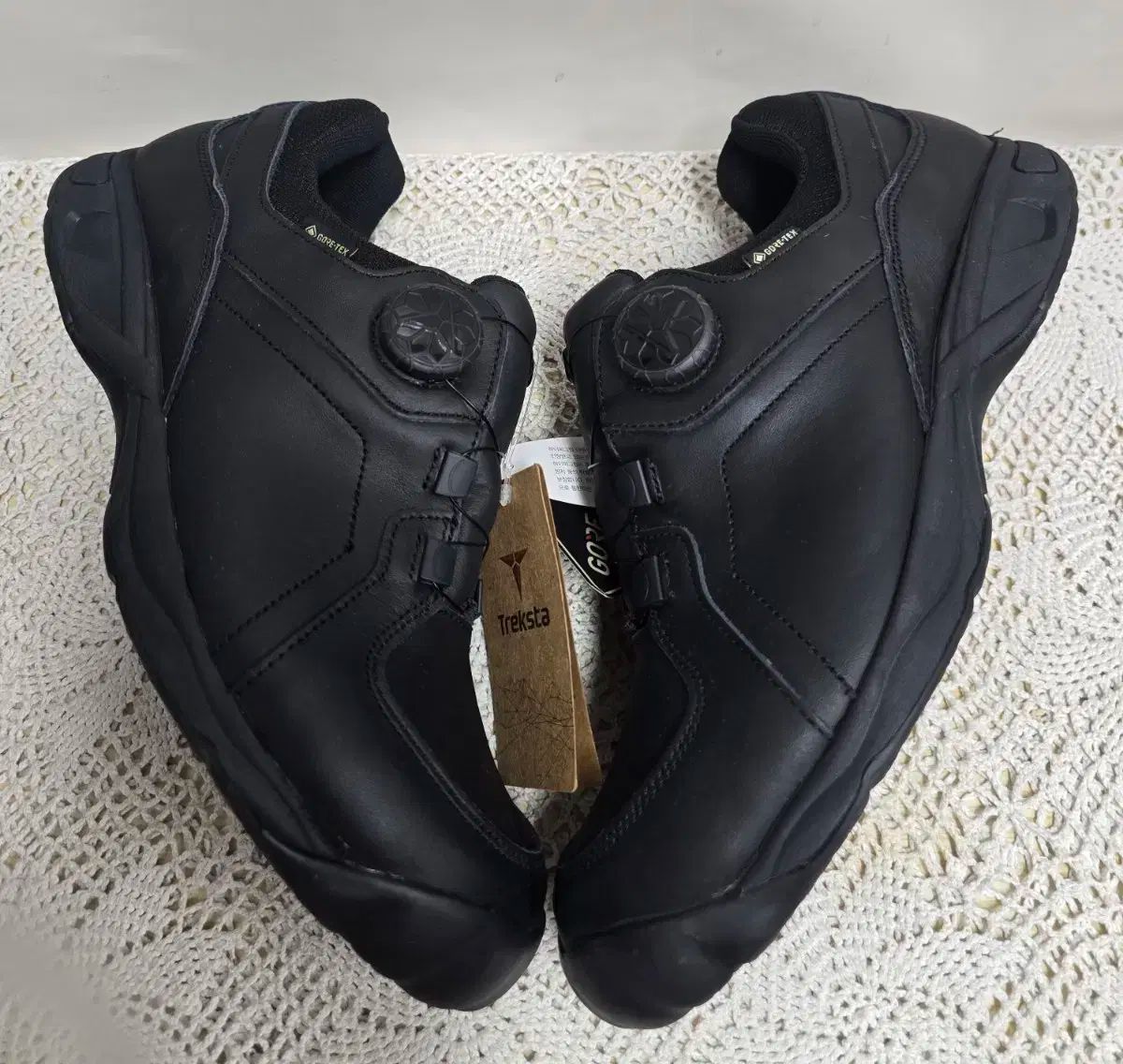 ボア トレッキングシューズ