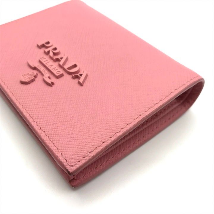 良品 PRADA プラダ ロゴ サフィアーノ レザー 二つ折り コンパクト ウォレット 財布 ピンク a3929 - メルカリ