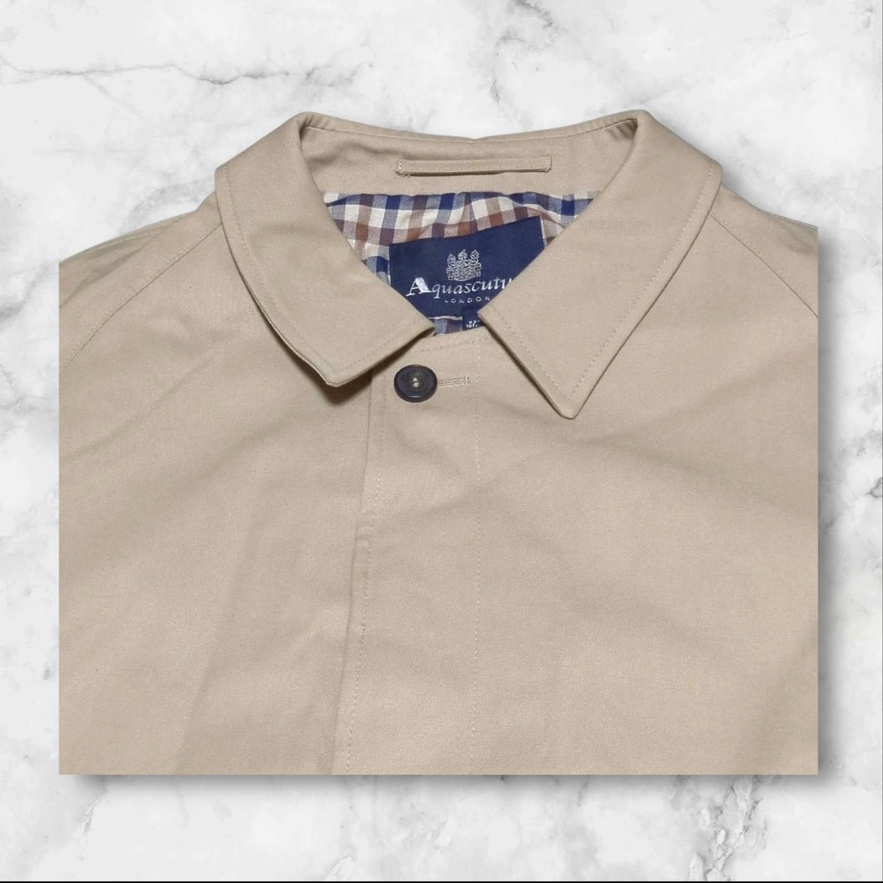 アクアスキュータム】（42）ステンカラーコート アウター 裏地チェック