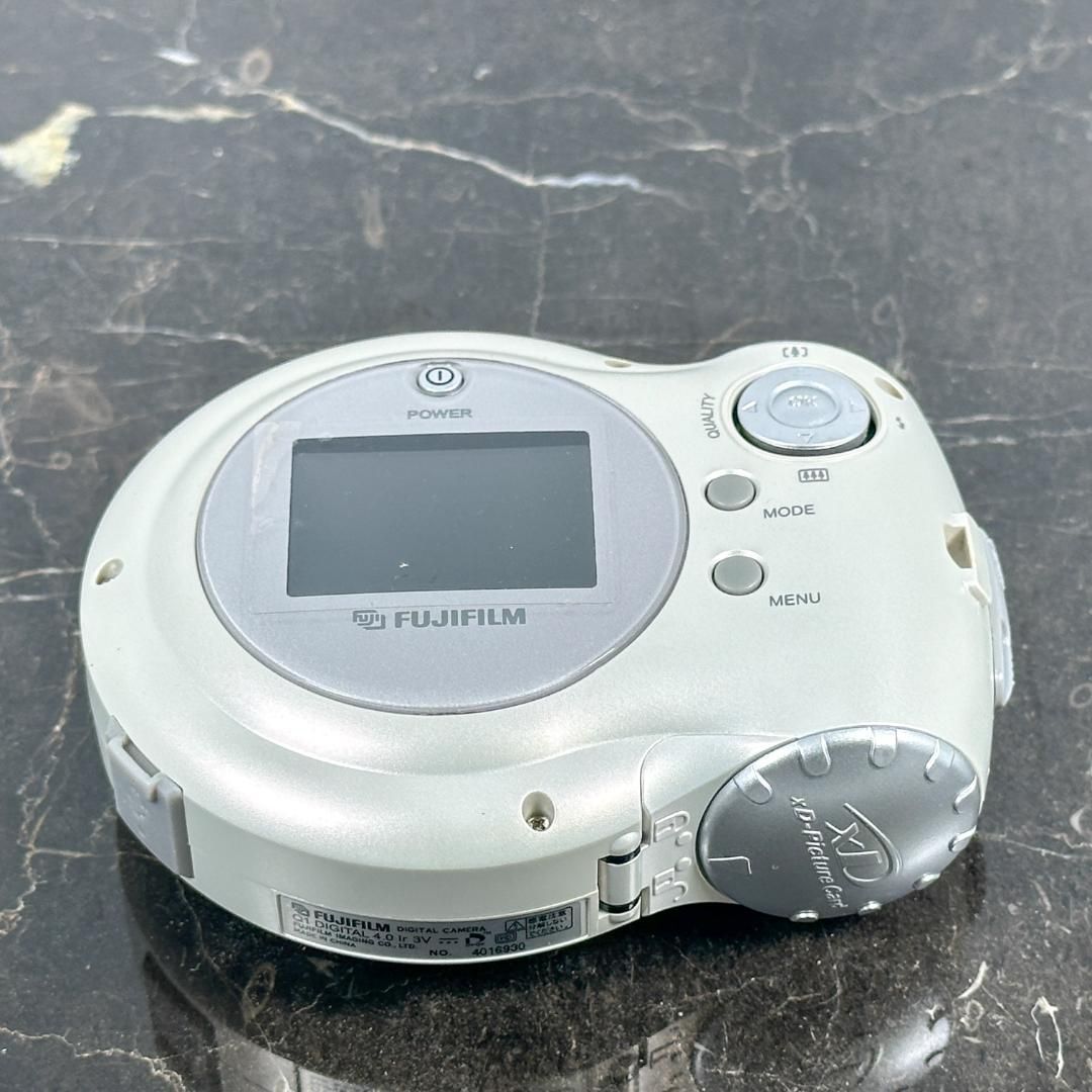 【激レア】FUJIFILM ハローキティ Q1 digital 単3電池駆動 激レア】FUJIFILM ハローキティ Q1 digital 単3電池駆動