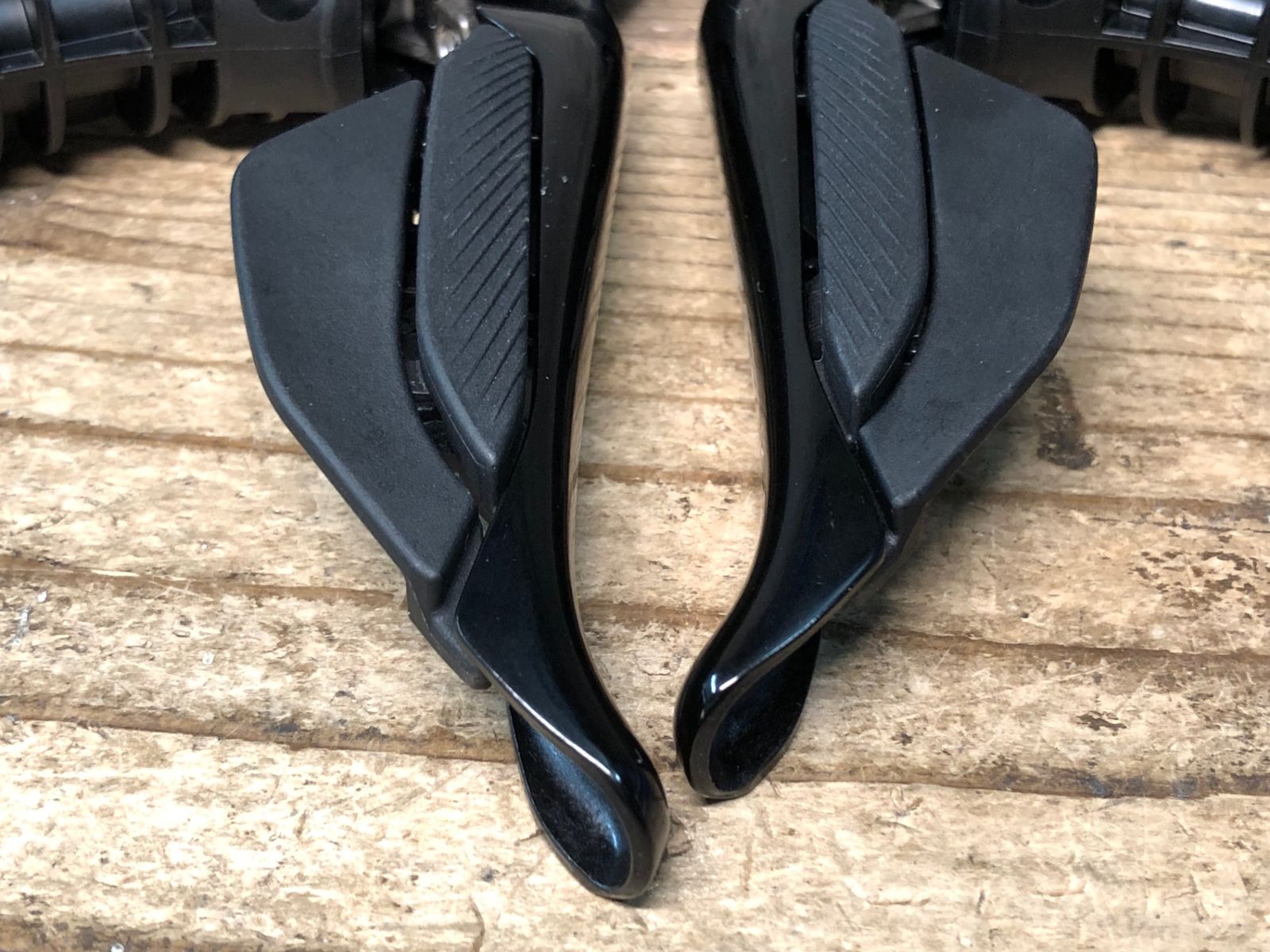 JM743 シマノ SHIMANO 105 ST-R7170 STIレバー 2x12s Di2 電動 油圧 固定バンド ブラケットカバー