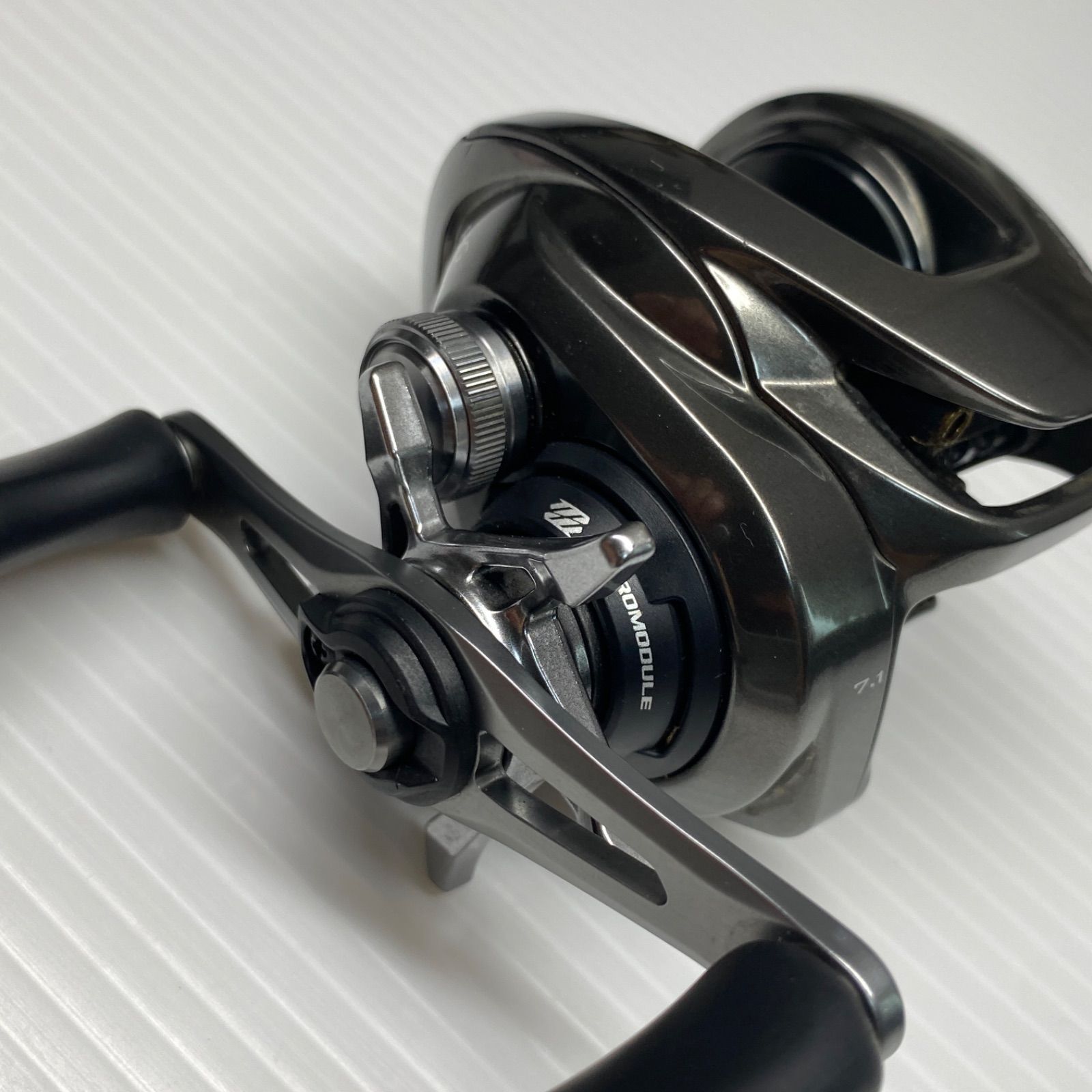 シマノ 20メタニウム ライトハンドル 右巻き SHIMANO Metanium - メルカリ