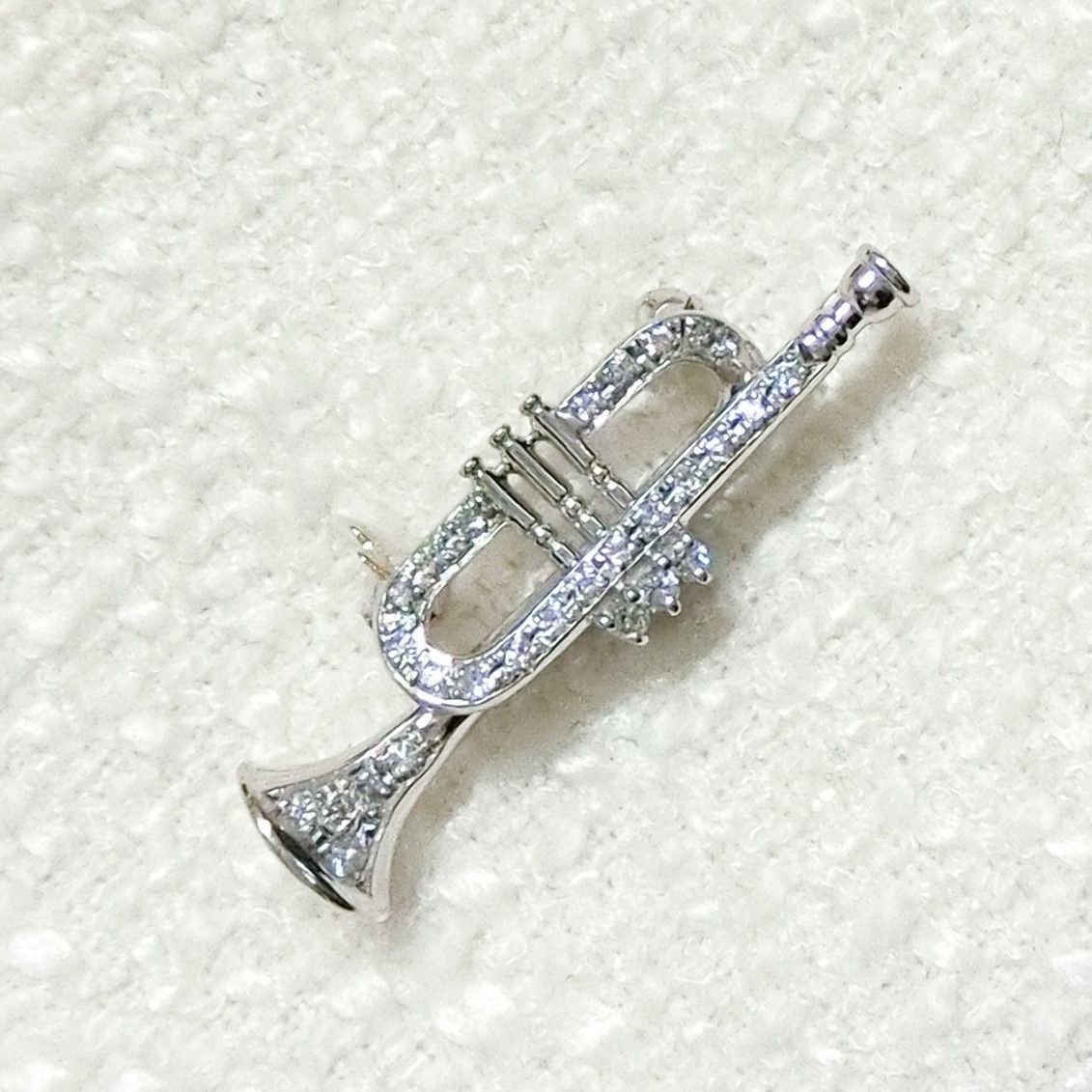 タサキ TASAKI 田崎真珠 Pt900 トランペットモチーフ ブローチ タサキ TASAKI 田崎真珠 Pt900 トランペットモチーフ ブローチ