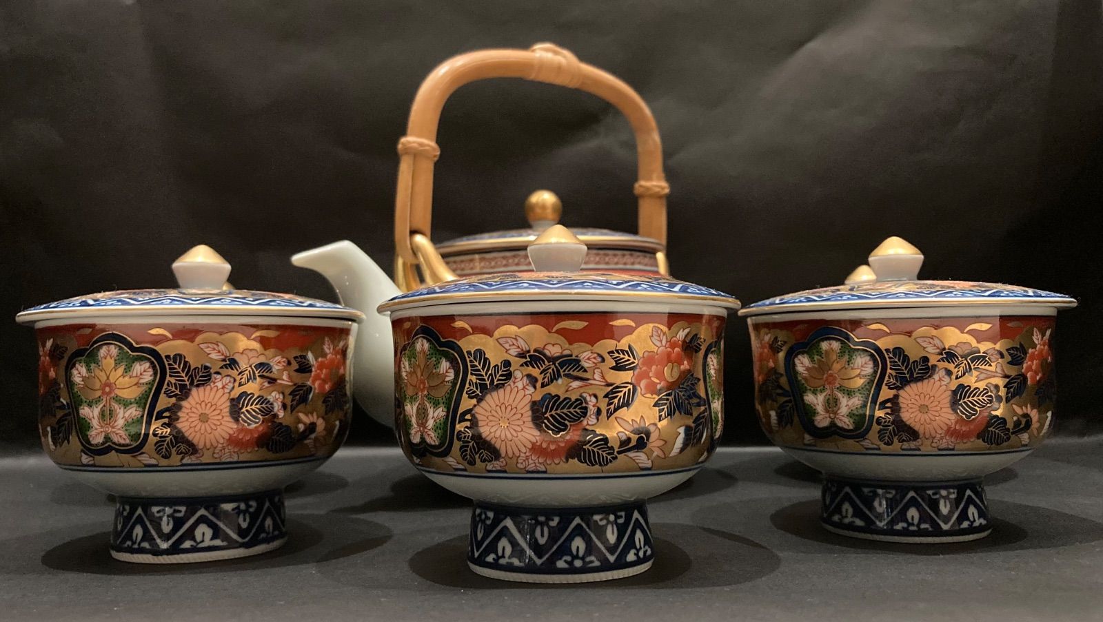 1800  希少　其泉　萌黄金欄手 茶器セット　急須1客　湯呑5客　金彩 前畑 庫山窯 わらべ 茶器揃 急須 湯呑み 5客セット 金彩白磁