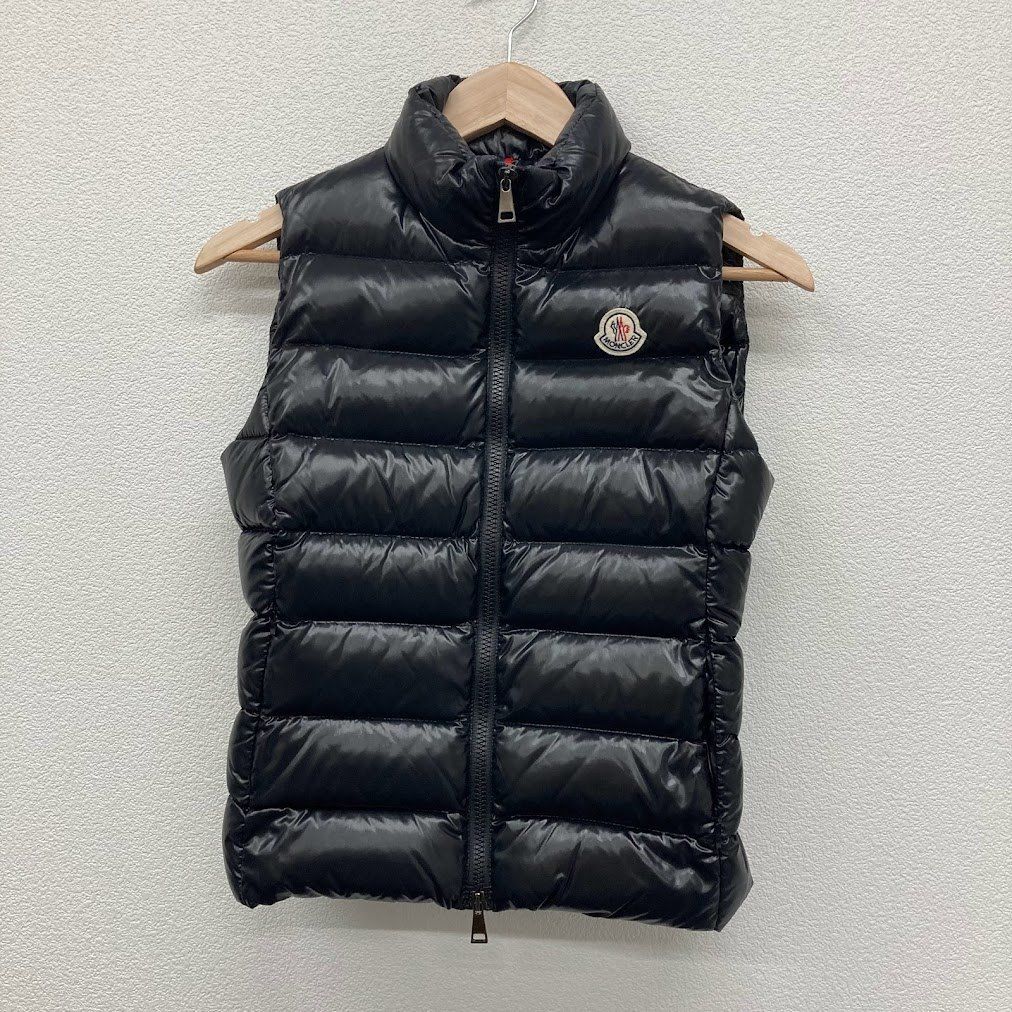 独創的 極美品】モンクレール ロゴワッペン GHANY ダウンベスト ジャケット・アウター