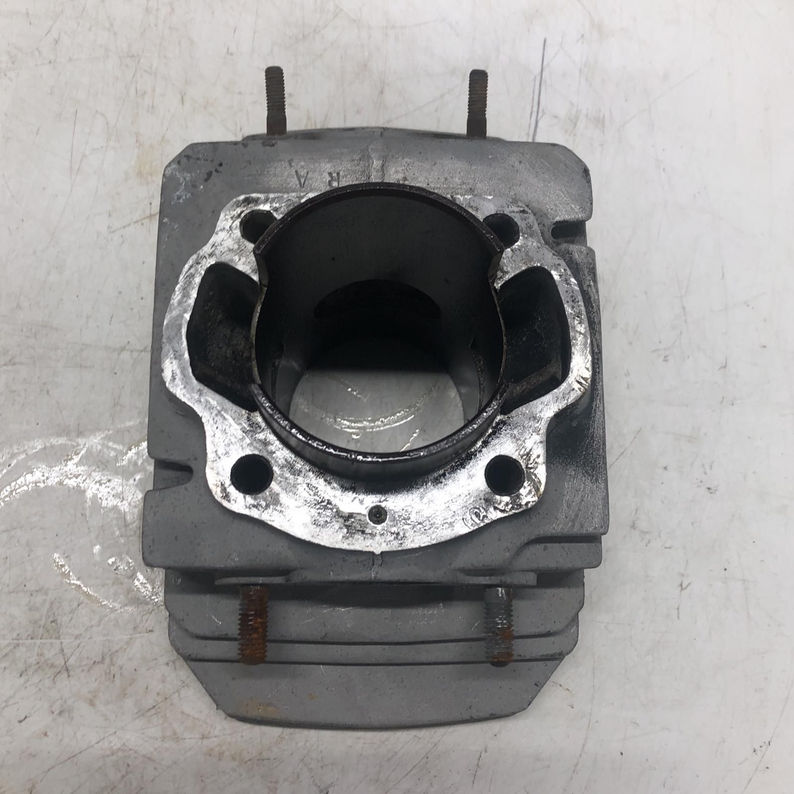 KAWASAKI 500SS KH500 シリンダー（2） 部品取り カワサキ KAWASAKI