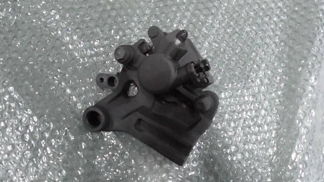 MT-25 RG43J-016xxx の リアキャリパー :#1720487410