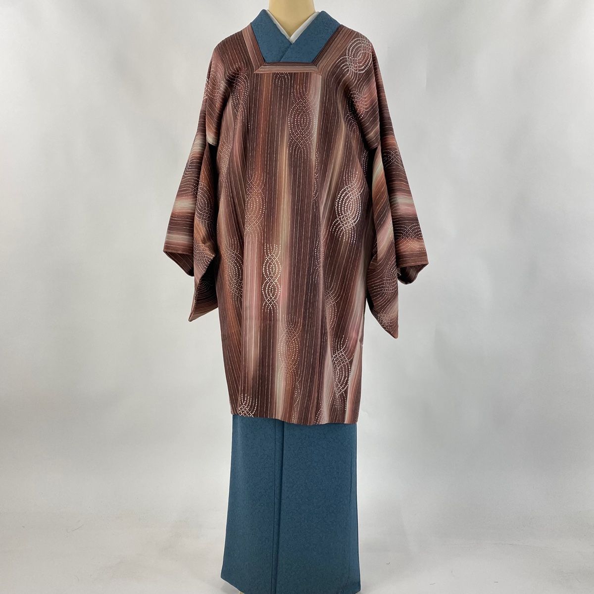道行 身丈97cm 裄丈68.5cm L 和装コート 角衿 よろけ縞 縞 ぼかし 小豆色 正絹 秀品