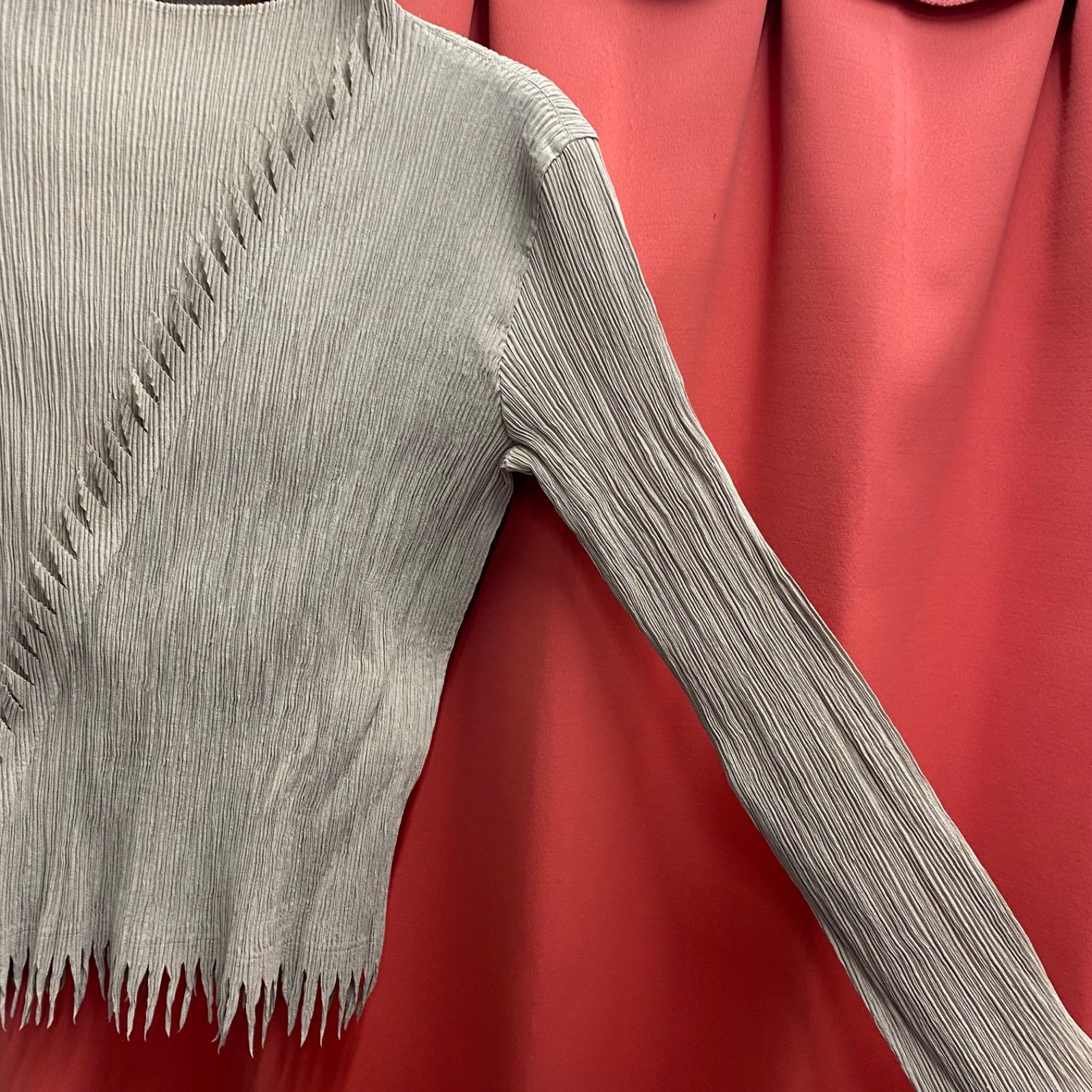 イッセイ ミヤケ プリーツプリーズ 長袖トップス PLEATS PLEASE プリーツプリーズ 長袖カットソー 良好 サイズ:4