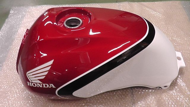 CB400SF HYPER VTEC Revo NC42 の ガソリンタンク 1748330168