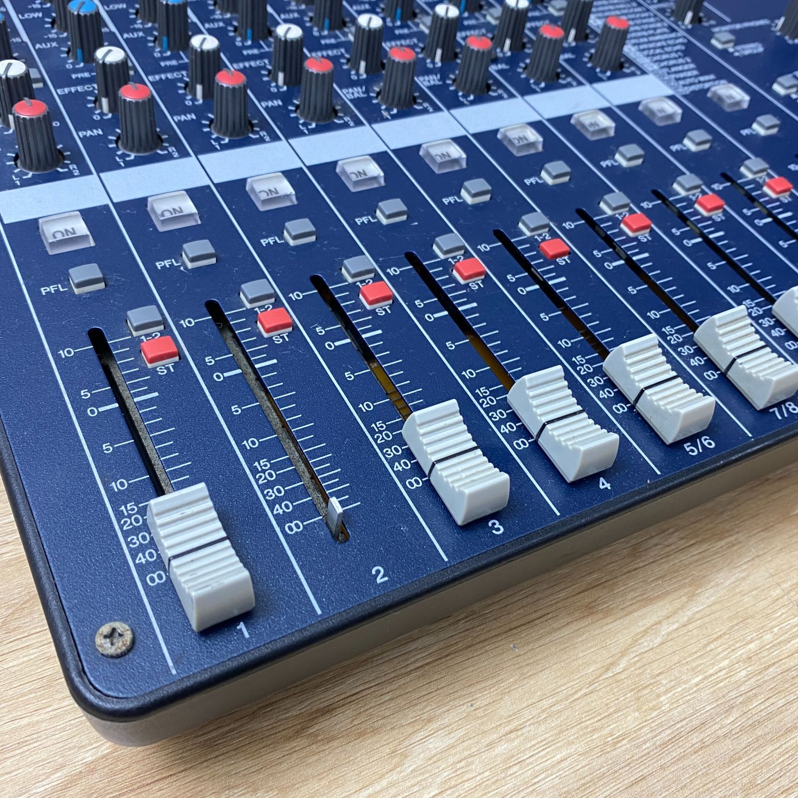 ジャンク品　YAMAHA MG124CX ミキシングコンソール ジャンク品 YAMAHA MG124CX ミキシングコンソール YAMAHA