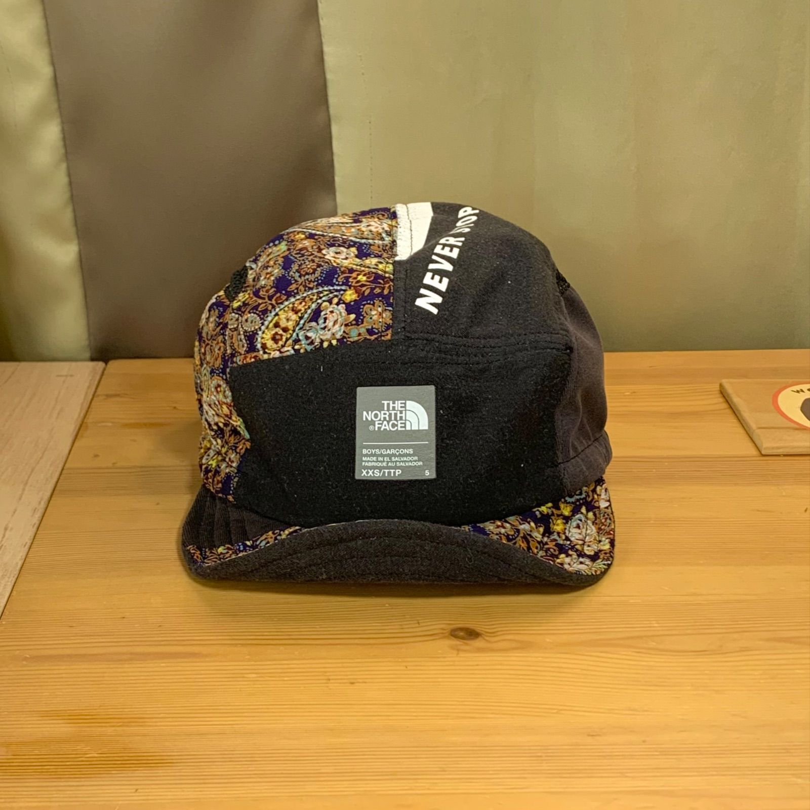 NUOM ザノースフェイス　黒　ペイズリー　白　ランニングキャップ