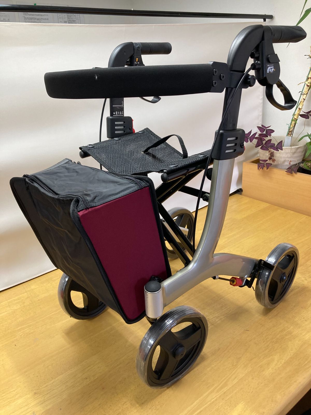 歩行器 シルバーカー リトルターン ロー 整備 洗浄 消毒済 福岡での引き渡し1000円引き