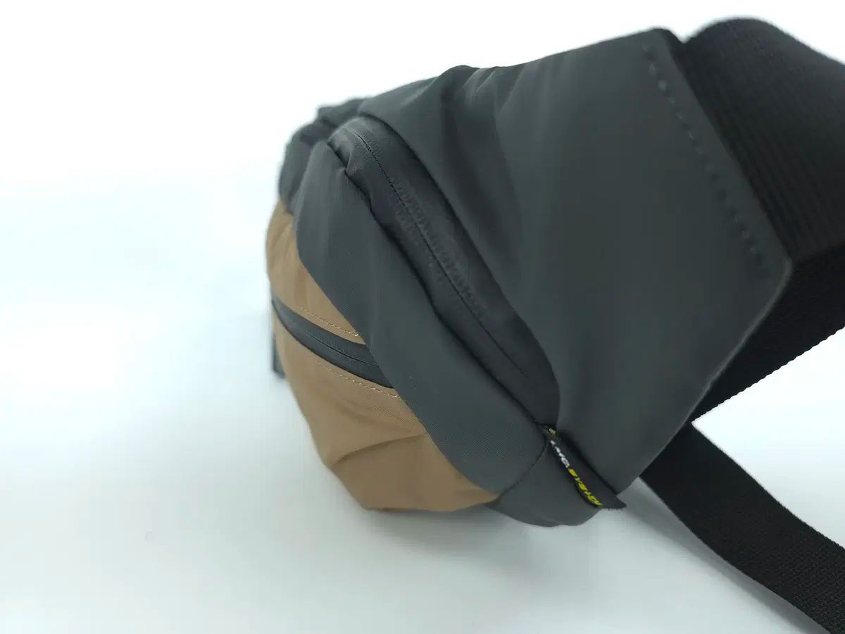 LMC LMC(エルエムシー) ブラウン システム スリングバッグ ウエスト 