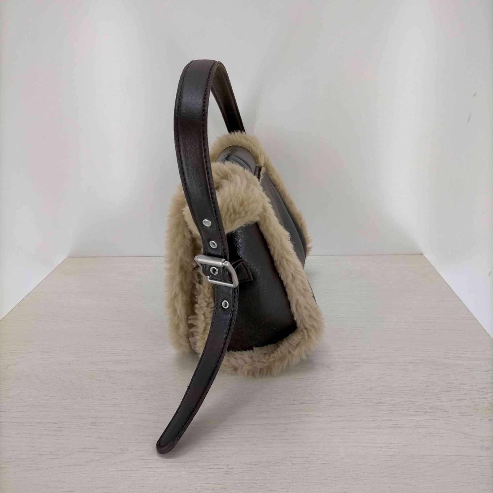 フェイクファー ボディバッグ ザラ ZARA フェイクファー クロスボディバッグ レディース 表記