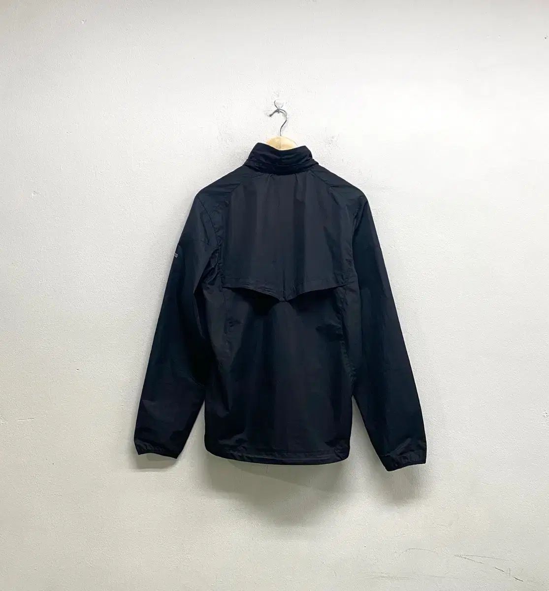 ACG ウィンドブレーカー