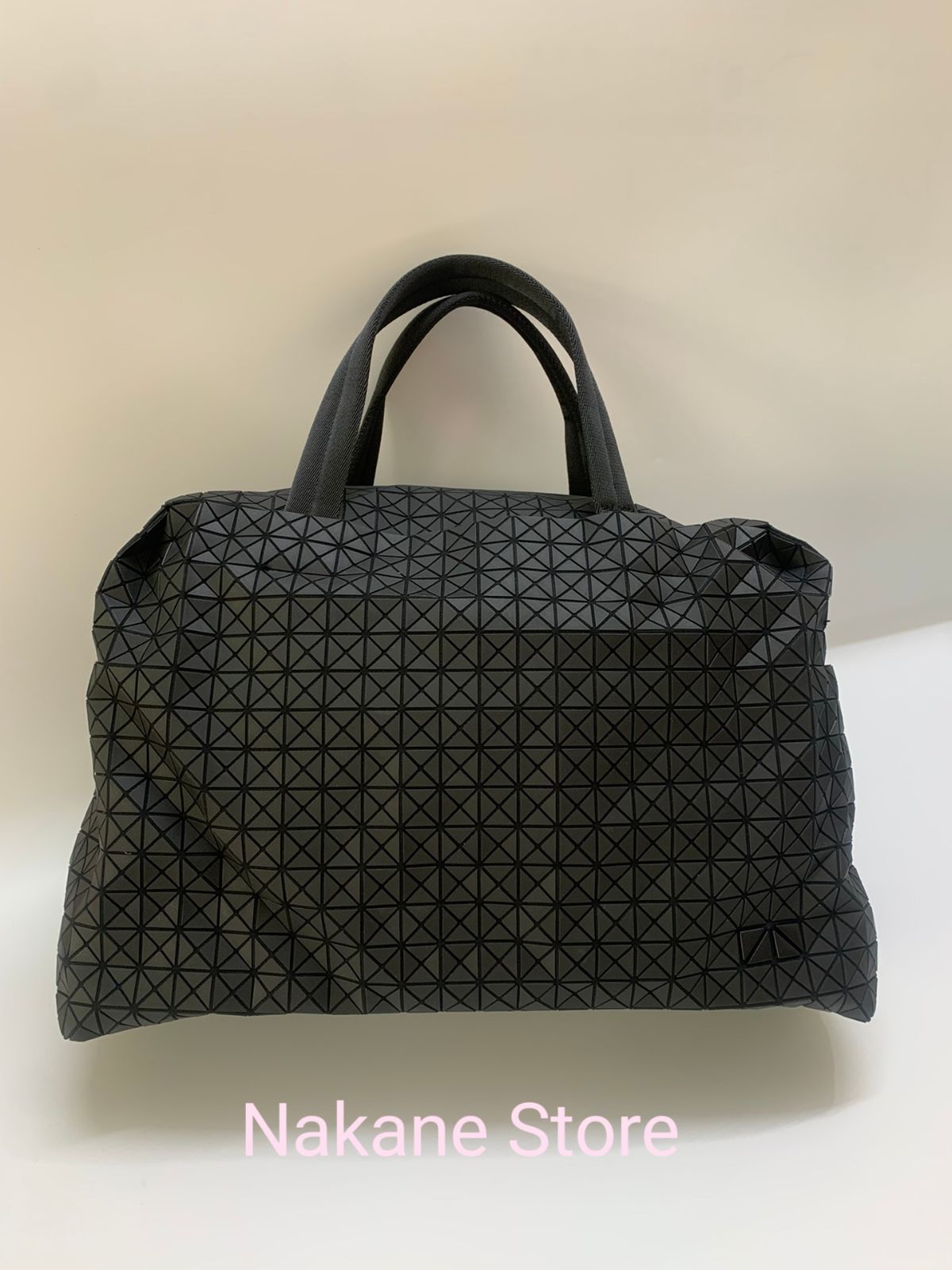 新品未使用　8カラー バオバオイッセイミヤケ BAO BAO ISSEY MIYAKE KURO シリコン製旅行バッグ