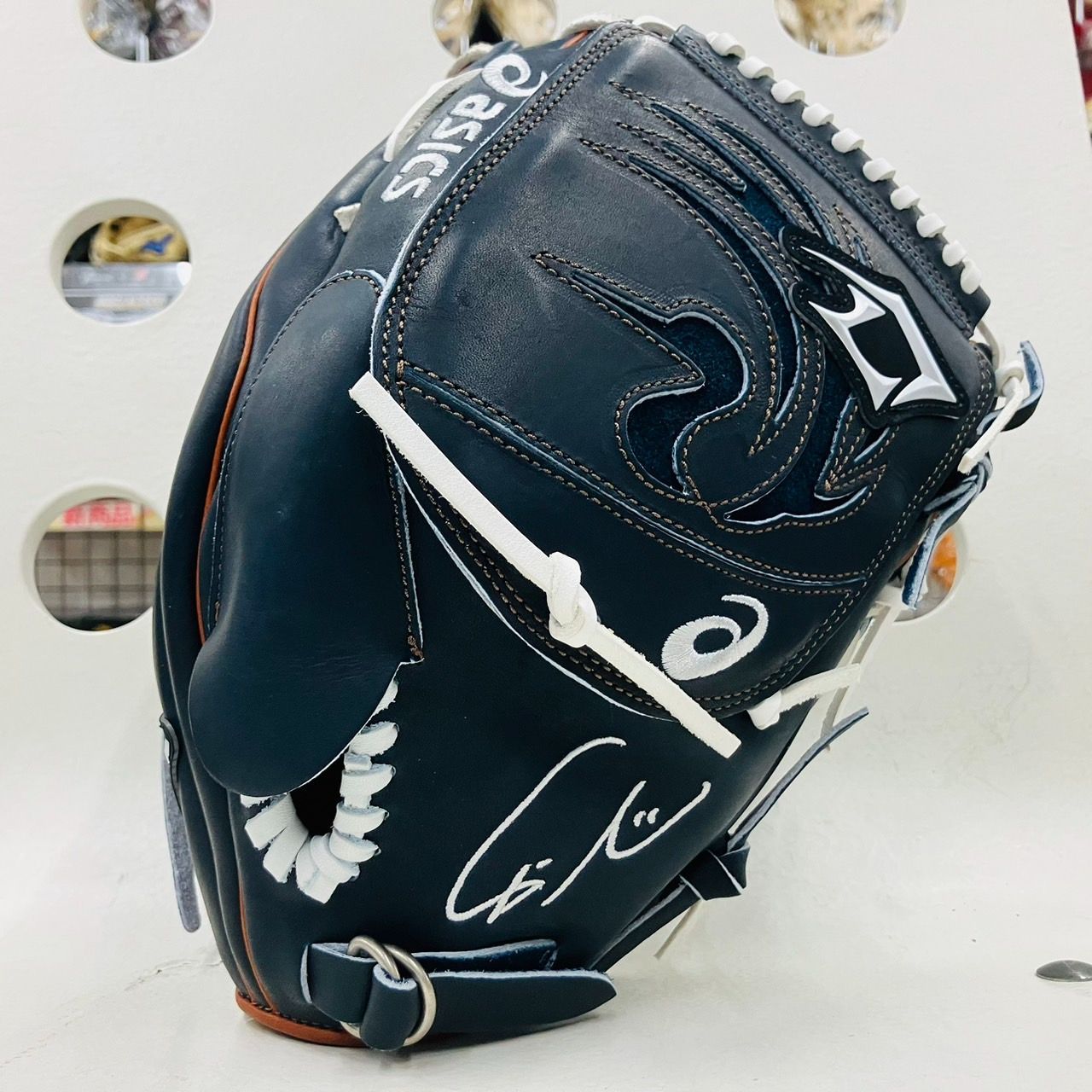 アシックスasicsゴールドステージ軟式用WBCダルビッシュ有選手記念モデル