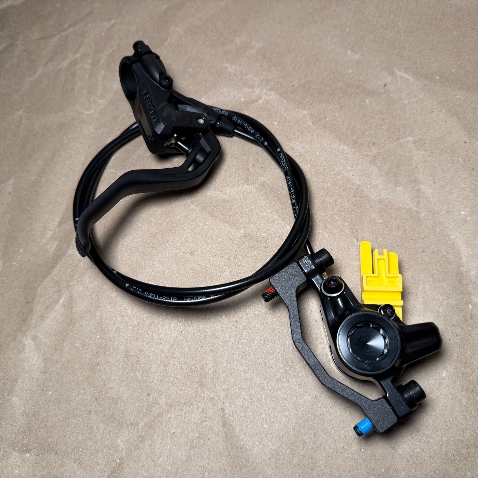 Magura MT 30マグラ 油圧ディスクブレーキ フロント ブレーキパッド|取り付けボルト付き