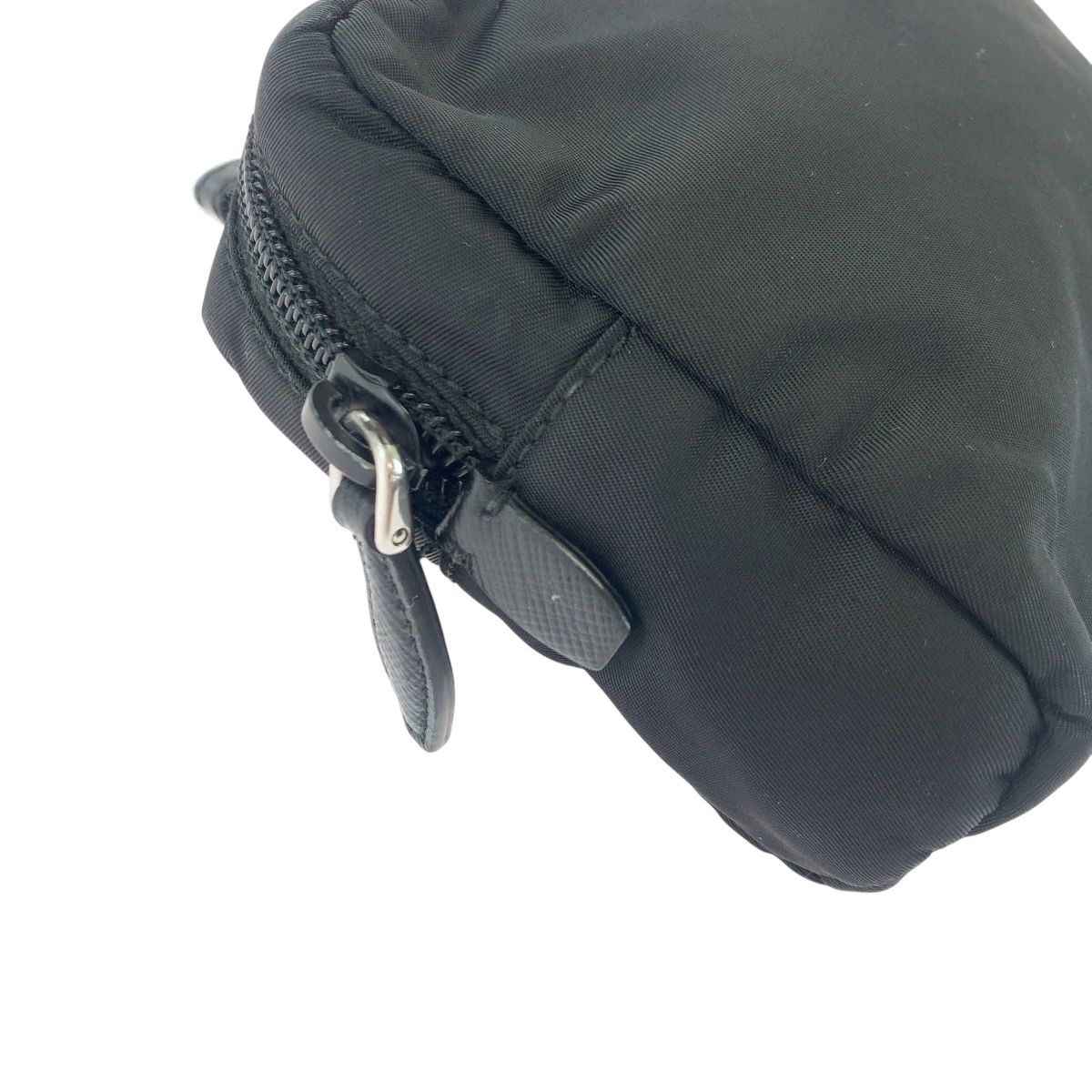 PRADA プラダ 三角ロゴプレート ポーチ ブラック ナイロン