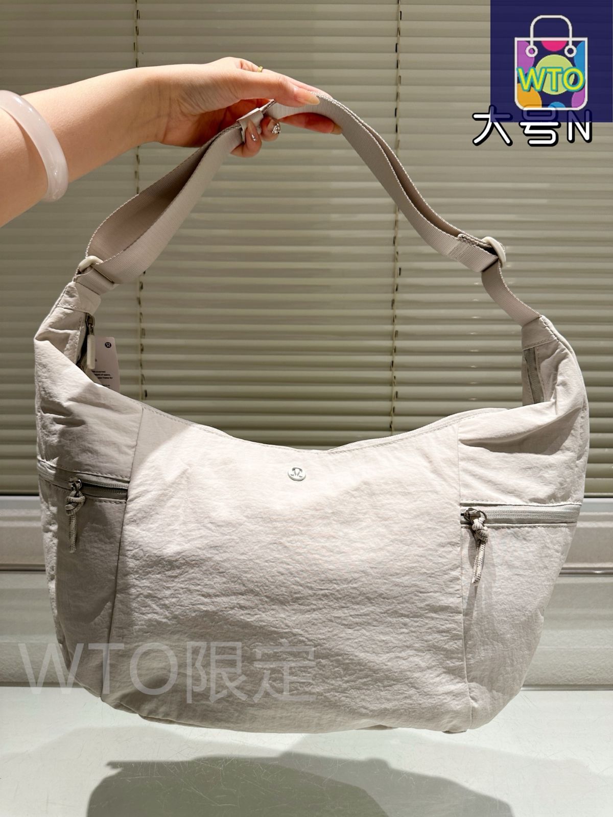 今日特価】Lululemon Slouchy ミサンガールバッグ（Lululemon