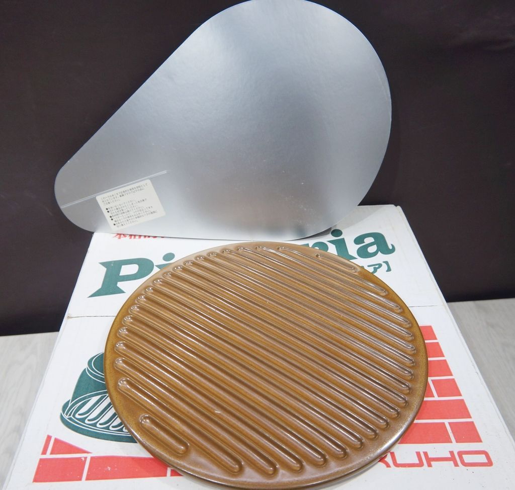 Amazon.co.jp: 本格 石窯 ピザオーブン 【 ピッツェリア 】 ピザ焼き窯 耐熱陶器製 : ホーム＆キッチン
