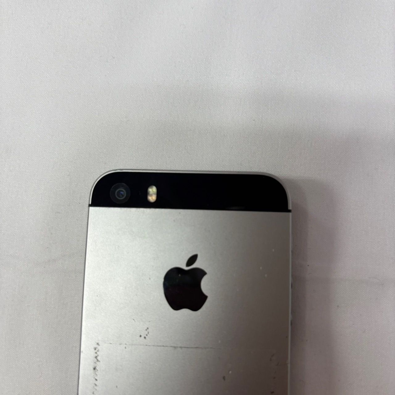 Apple iPhone SE 第一世代 スペースグレー simフリー ジャンク 131