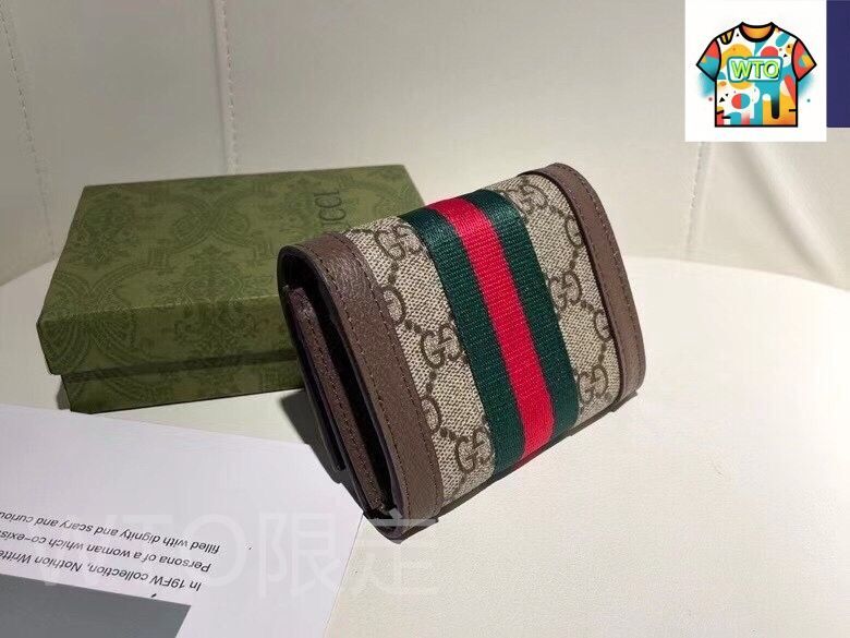 GUCCI ラウンドフェイス時計 マルチカラー 今日WTO】Gucci グッチ ショート財布 表裏頭層小牛皮使用で超薄