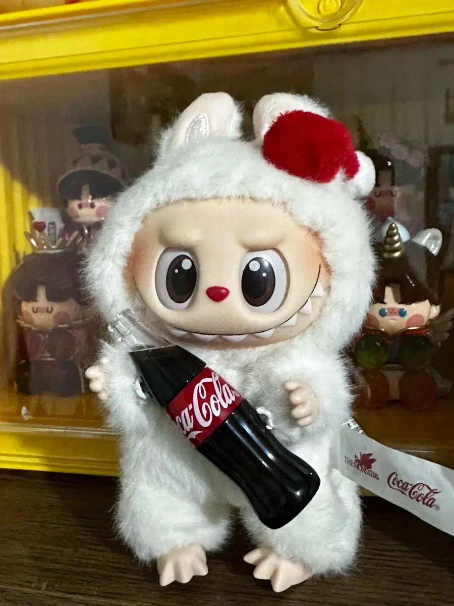 コカコーラ Labubu(ラブブ） 人形 キーホルダー