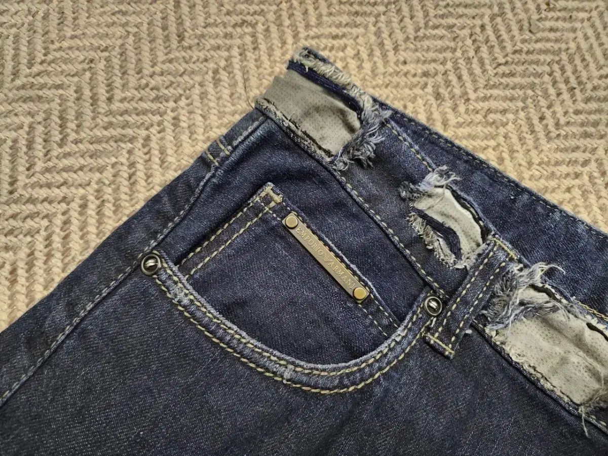 EMPORIO ARMANI