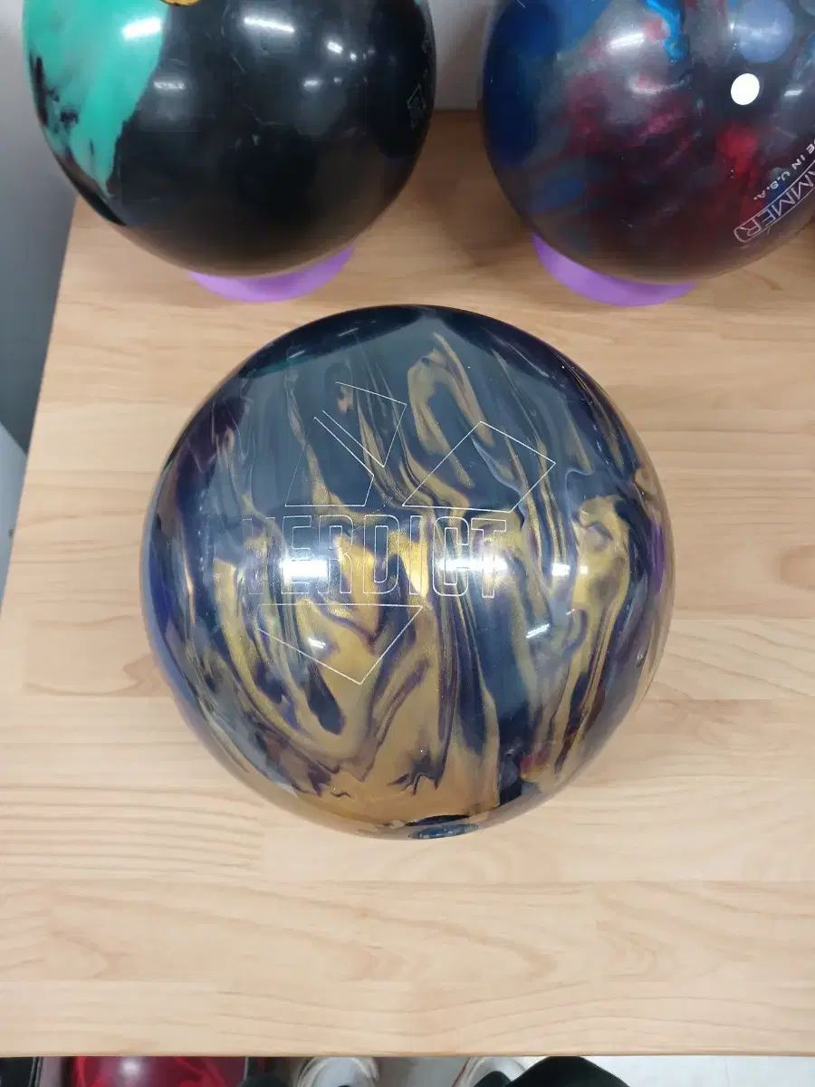 ボーリングボール 15p バーディクト