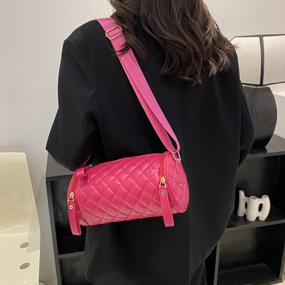 本革 ロール ショルダー バッグ 牛革 ドラムバッグ キルティング 本革 ロール ショルダー バッグ 牛革 ドラムバッグ キルティング