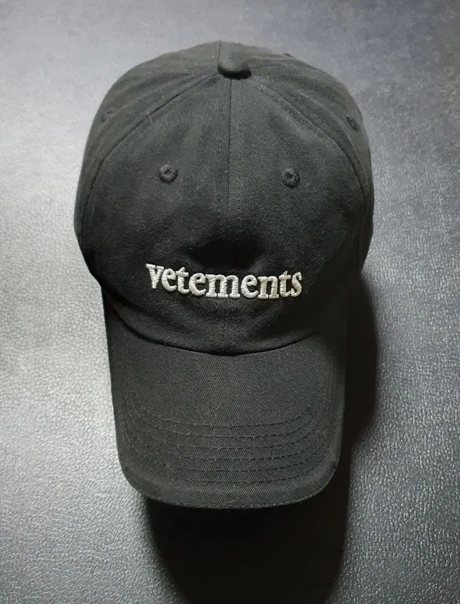 【雷市場（ポンジャン）商品韓国直送】 VETEMENTS(ヴェトモン) Reebok（リーボック) ボールキャップ